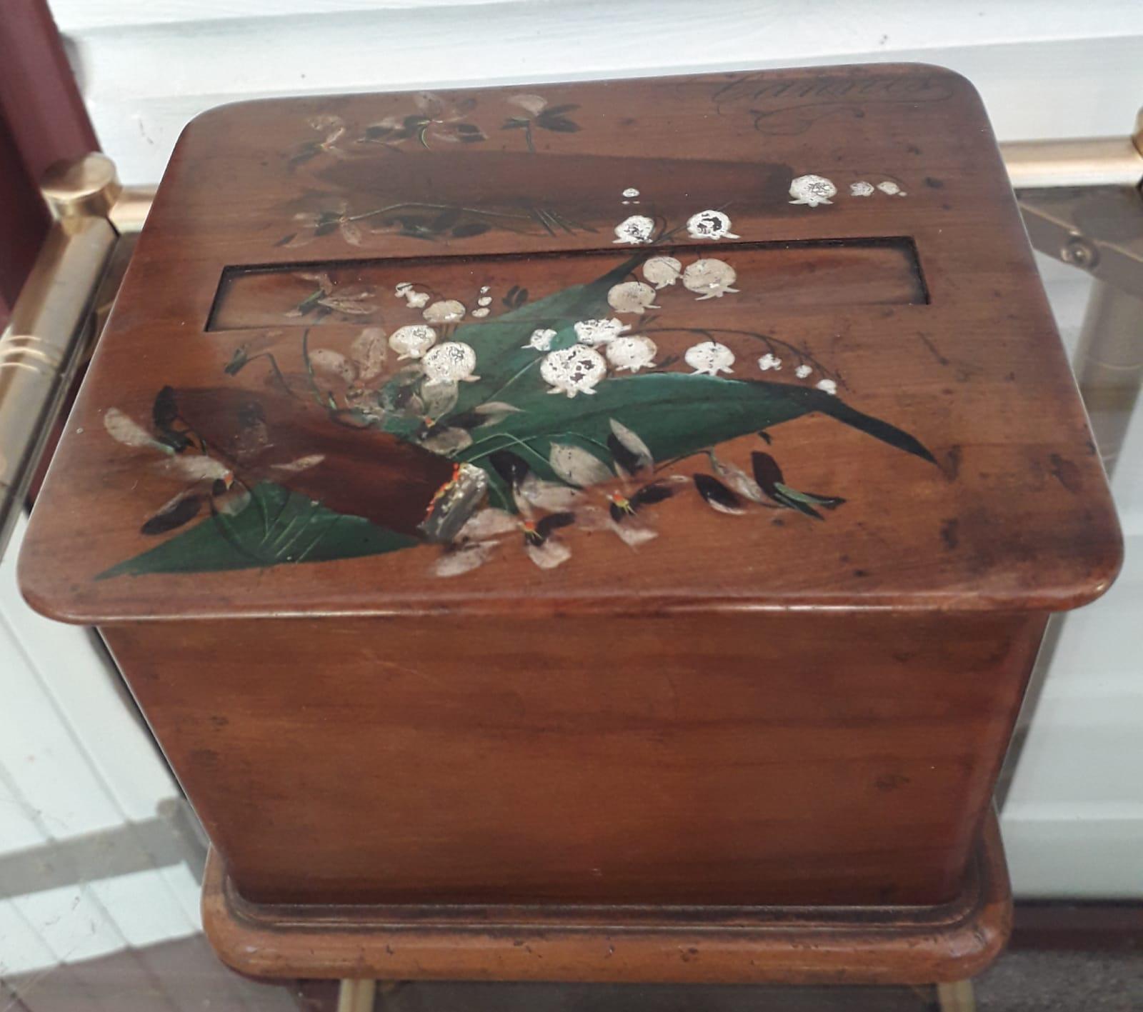 Charming square table cigar box, with automatic system to serve cigars.
The hand painted solid wood, representing plants with flowers.
The cigar box is signed, and it has been made in the city of Nice, South Est of France, circa 1940.
  