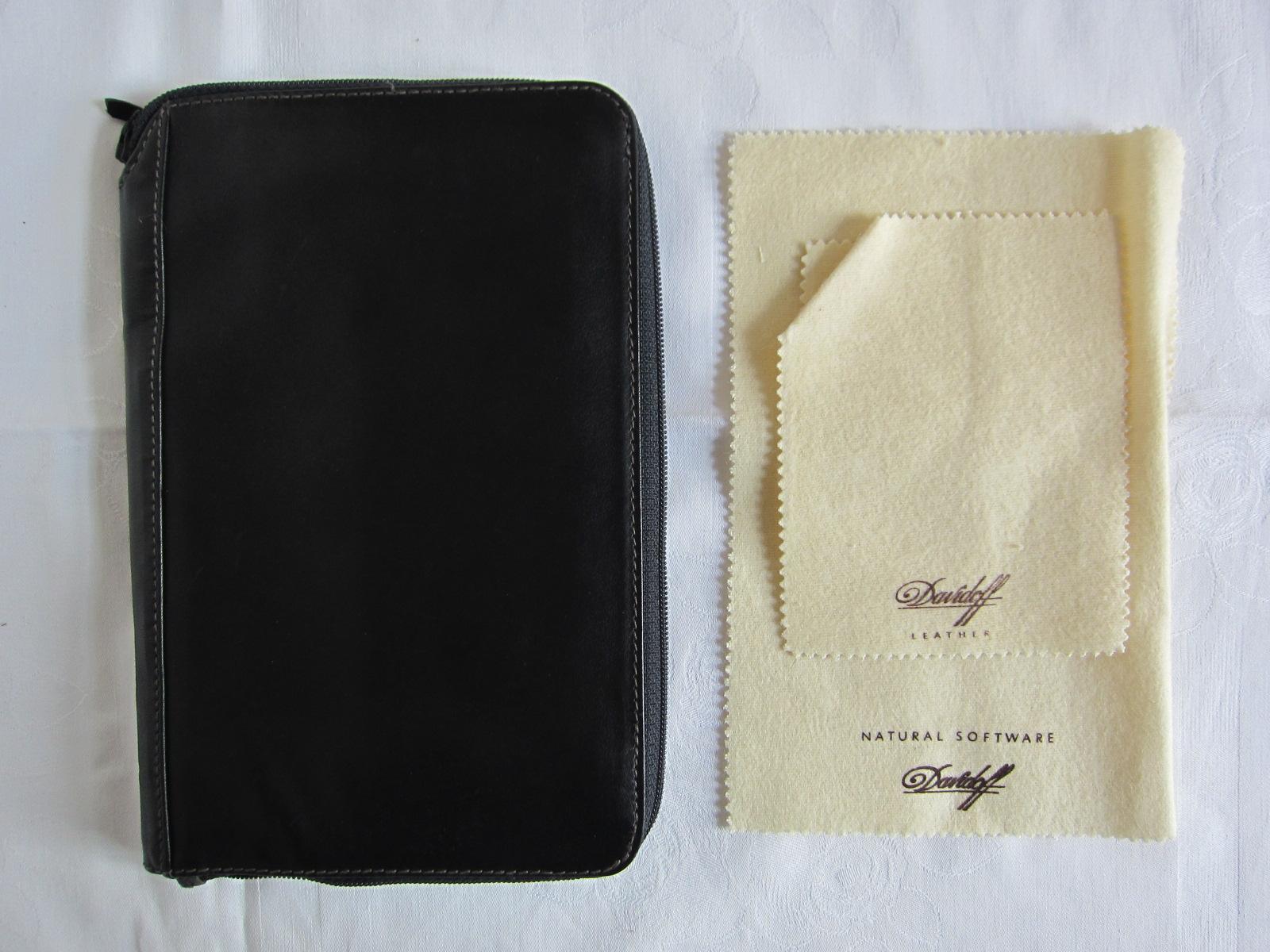 Hand-Crafted Cigar Tobacco Leather Case With Zipper For Sale