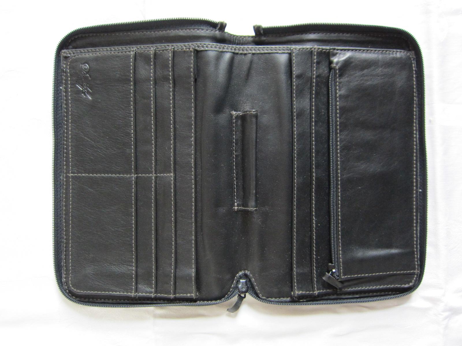 Cigar Tobacco Leather Case With Zipper In Good Condition For Sale In Vienna, AT