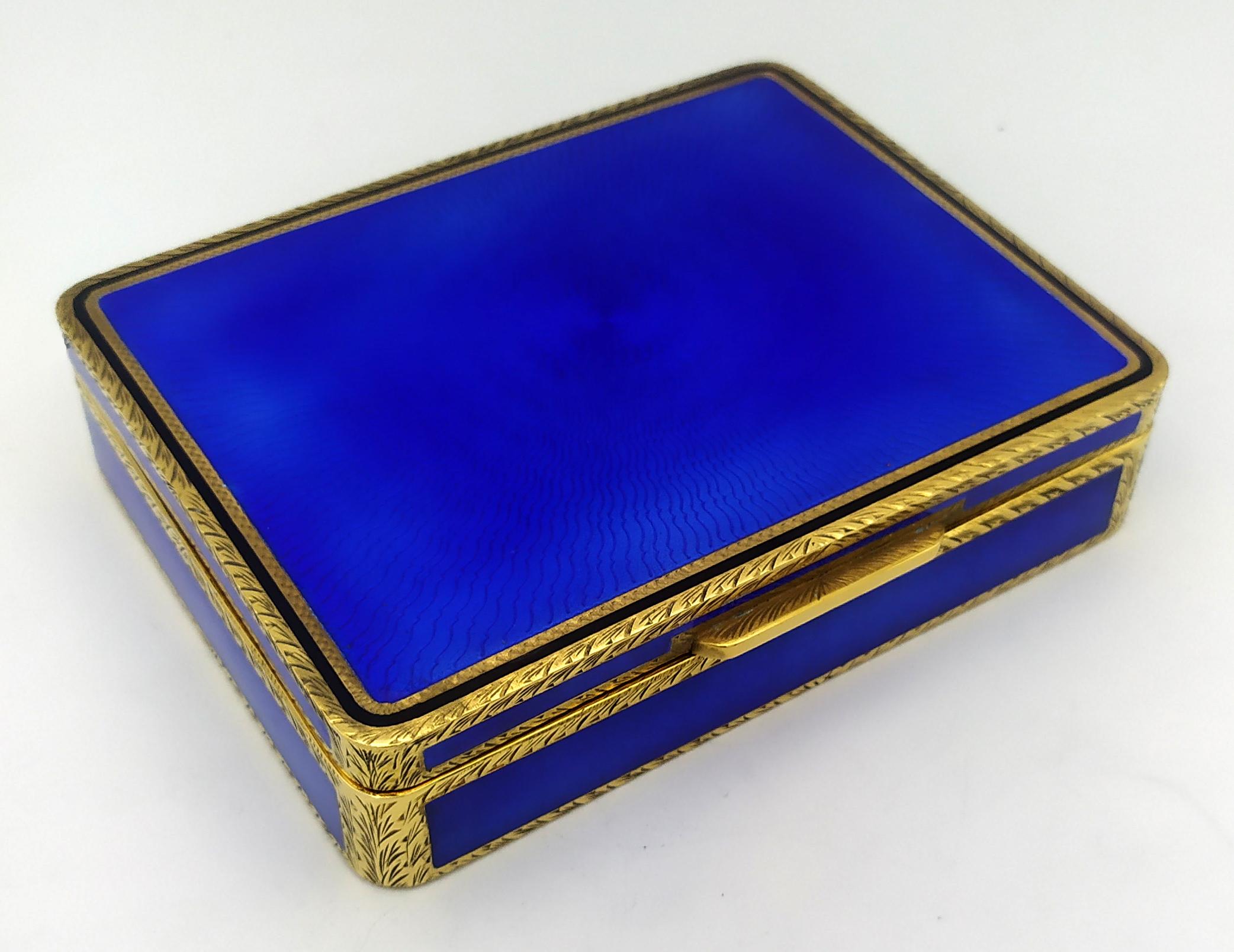 Cigarette Box Rectangular for table blue enamel on guilloche Salimbeni. In Excellent Condition For Sale In Firenze, FI