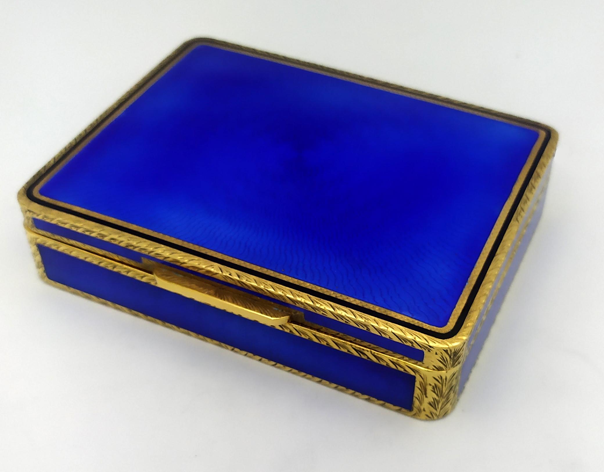 Cigarette Box Rectangular for table blue enamel on guilloche Salimbeni. For Sale 1