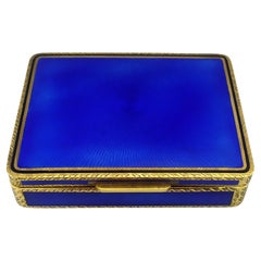 Boîte à cigarettes rectangulaire pour table émail bleu sur guilloche Salimbeni.