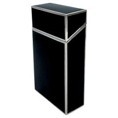 Portasigarette nero a forma di pacchetto. Salimbeni