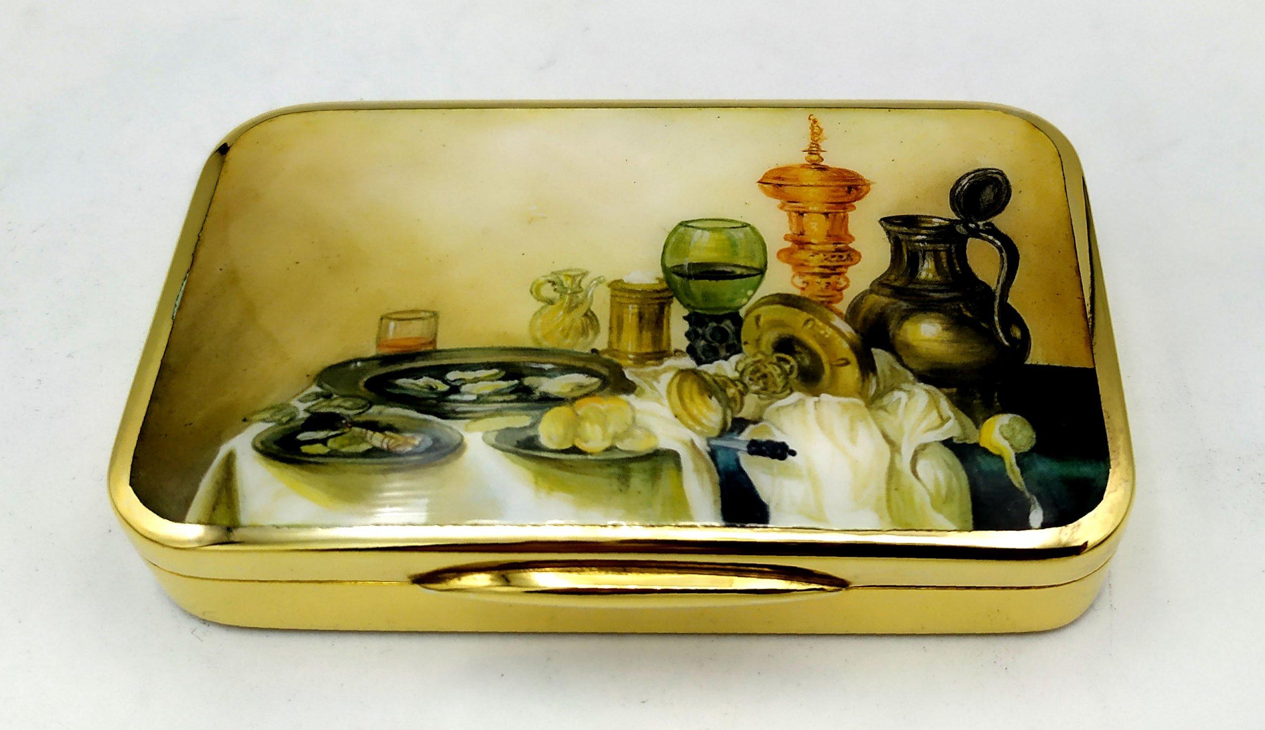 Rectangular table cigarette case with rounded corners in sterling silver 925/1000 gold plated with beautiful miniature fire enamelled and hand painted by the painter Beatrice Mellana reproducing a 