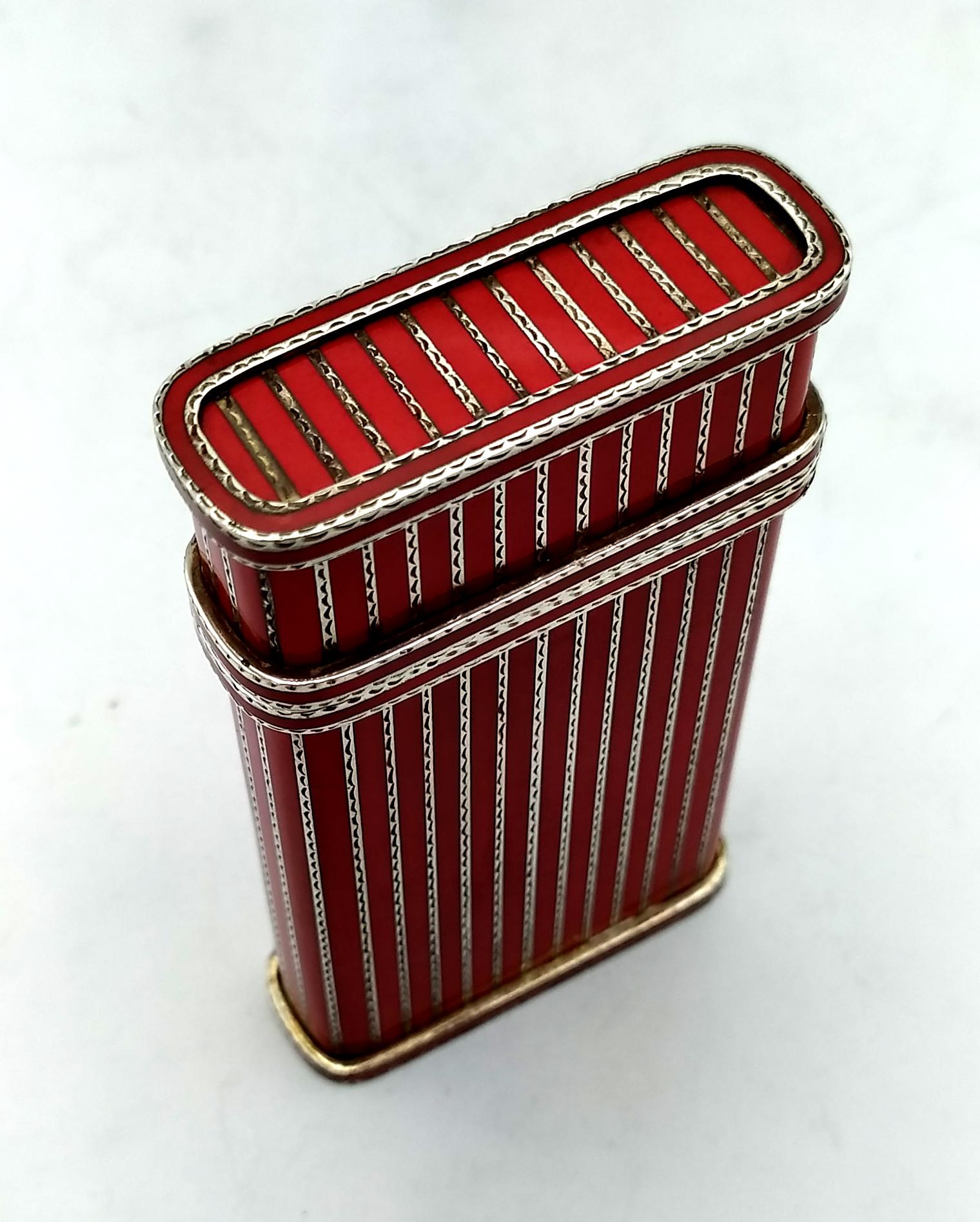 Pitillera líneas rojas y  y acabado grabado a mano Salimbeni en venta 2