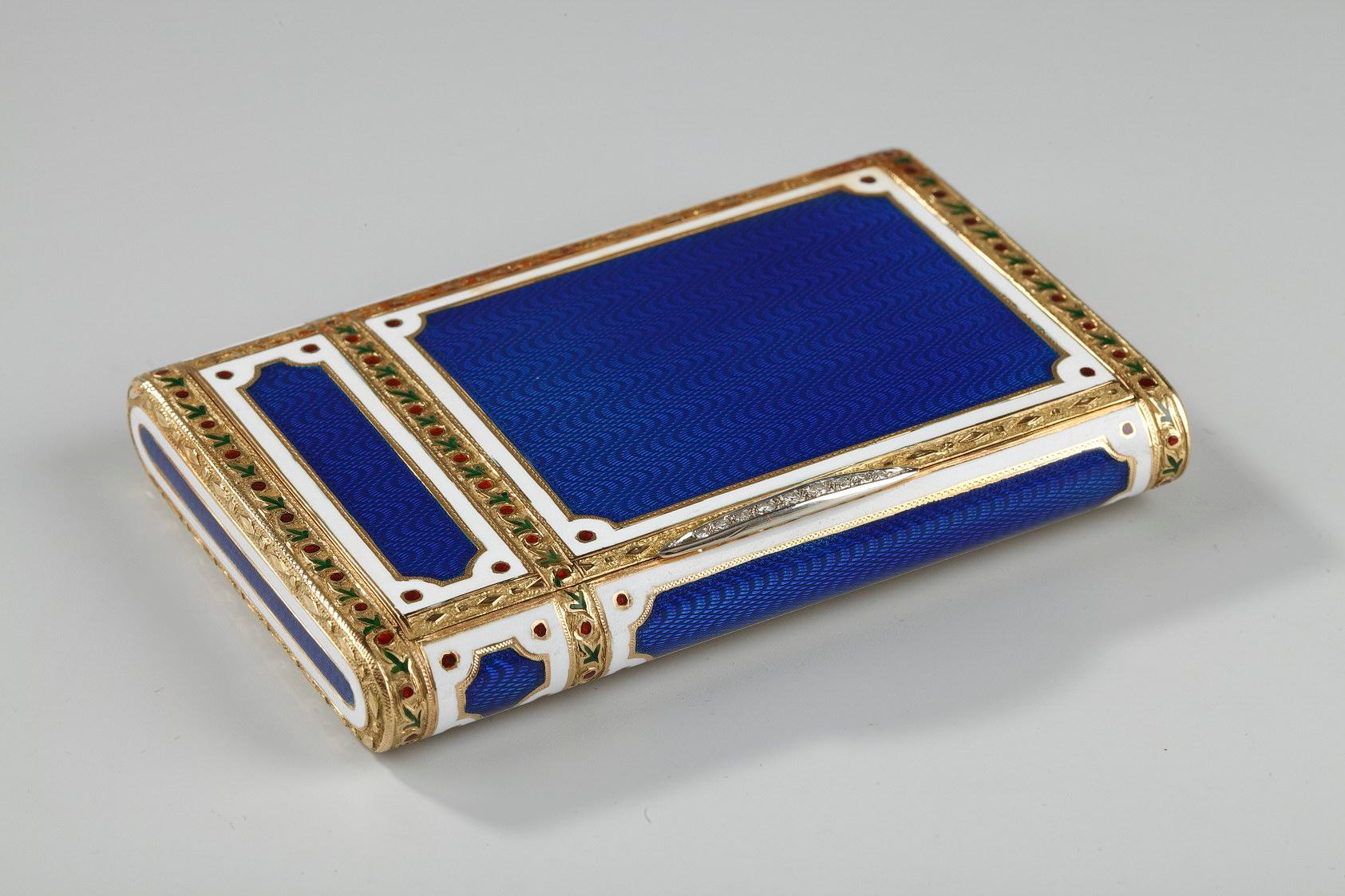 Neoclassical Cigarette or Card Case 20th Century.  For Sale