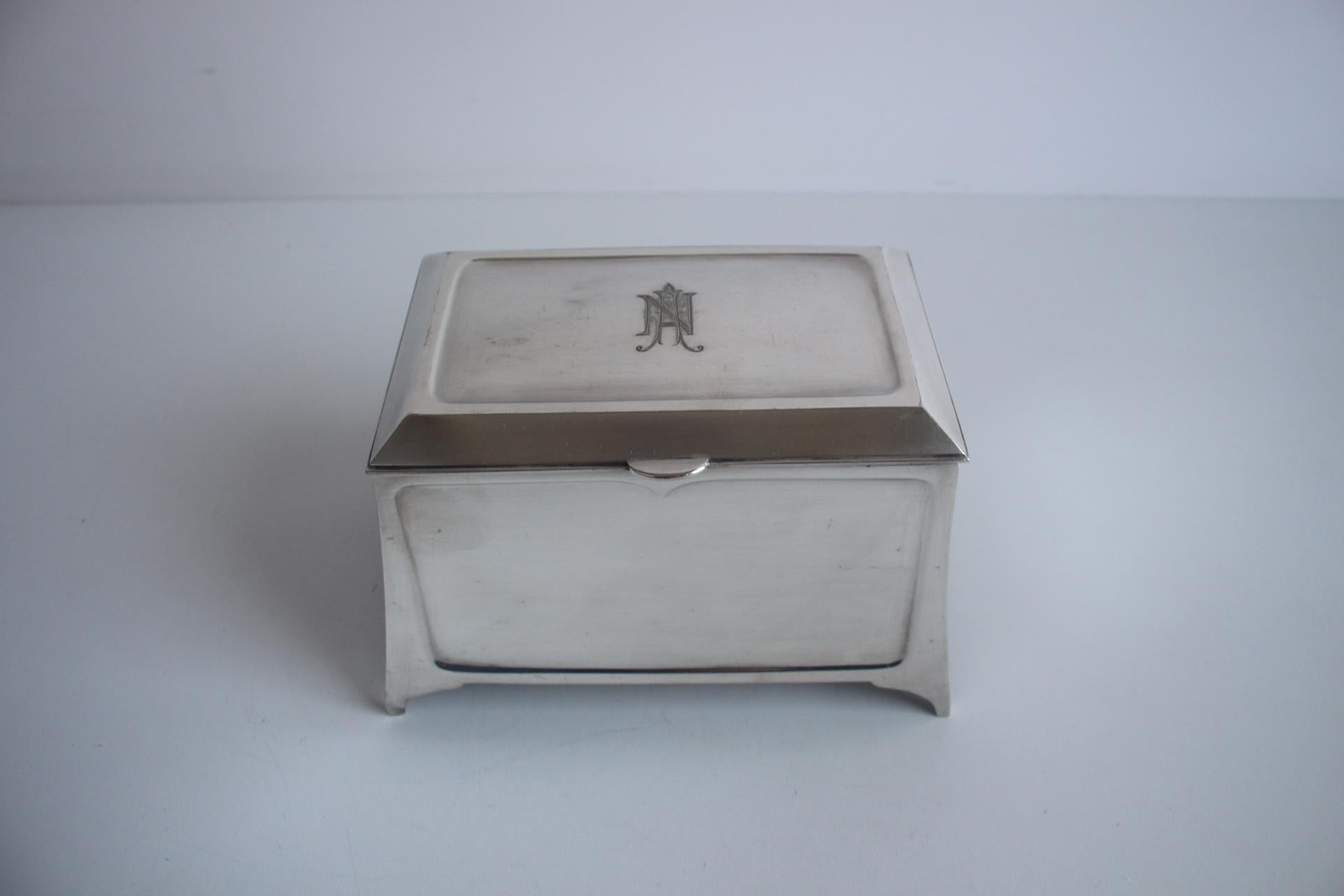 
Eleganza della scatola in alpaca placcata in argento, marcata 