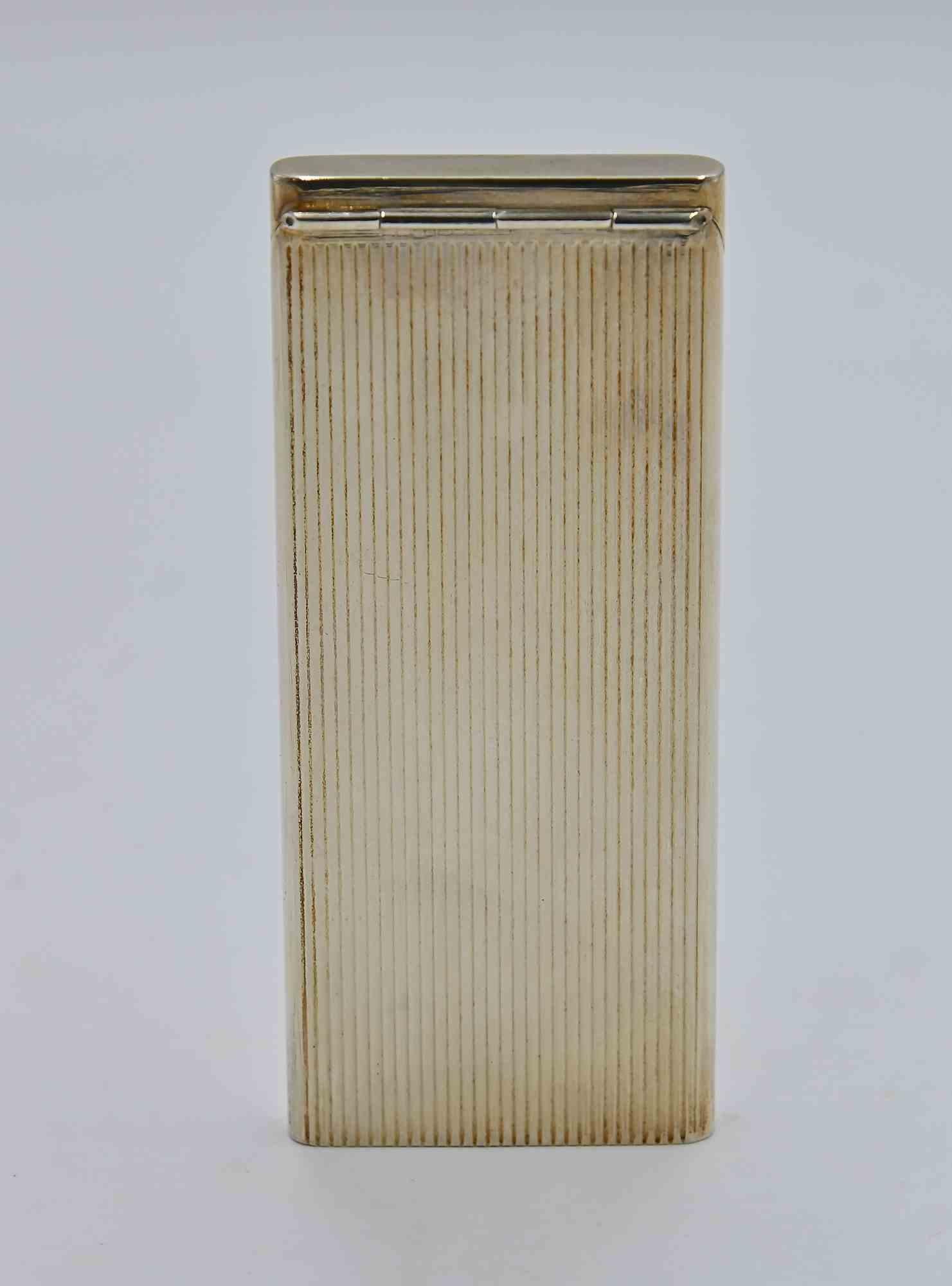 Silver cigarette holder, 1940s.

Hand made.

12 x 5 cm.

Good conditions