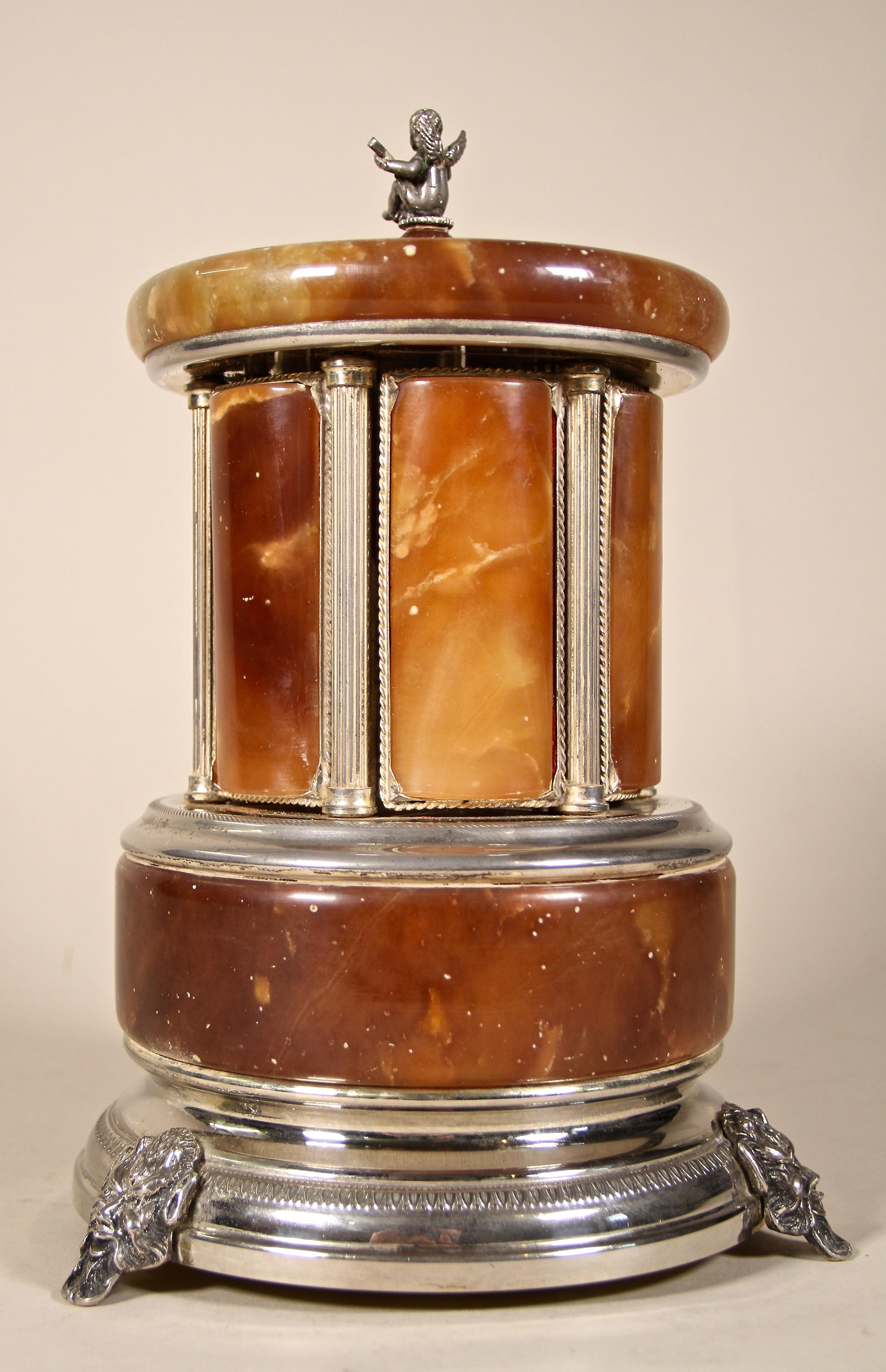 Cigarrette/ Cigar Holder Music Box Onyx, Italy, circa 1960 6