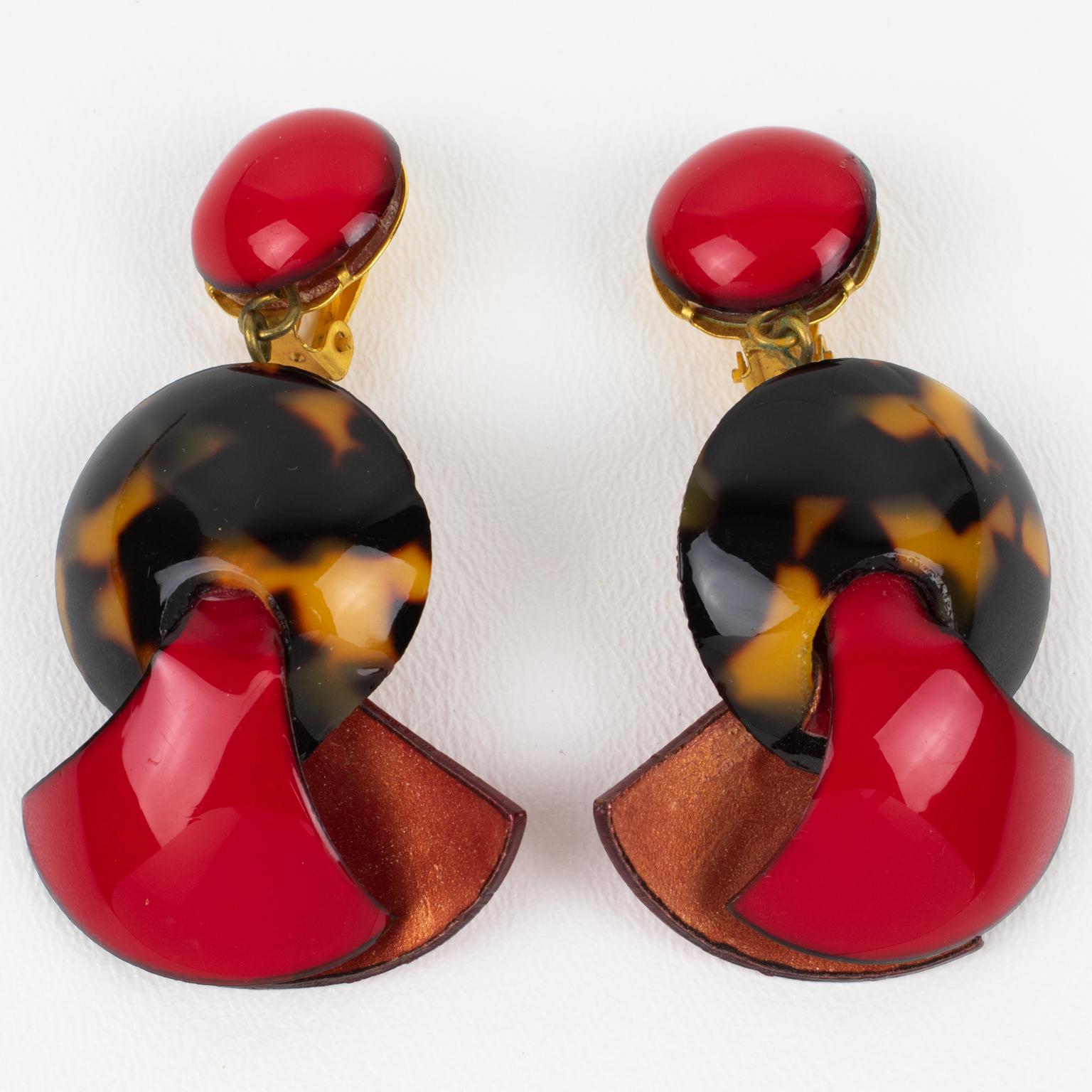 Art Deco Cilea Paris Dangle Red and Tortoise Resin Clip Earrings For Sale