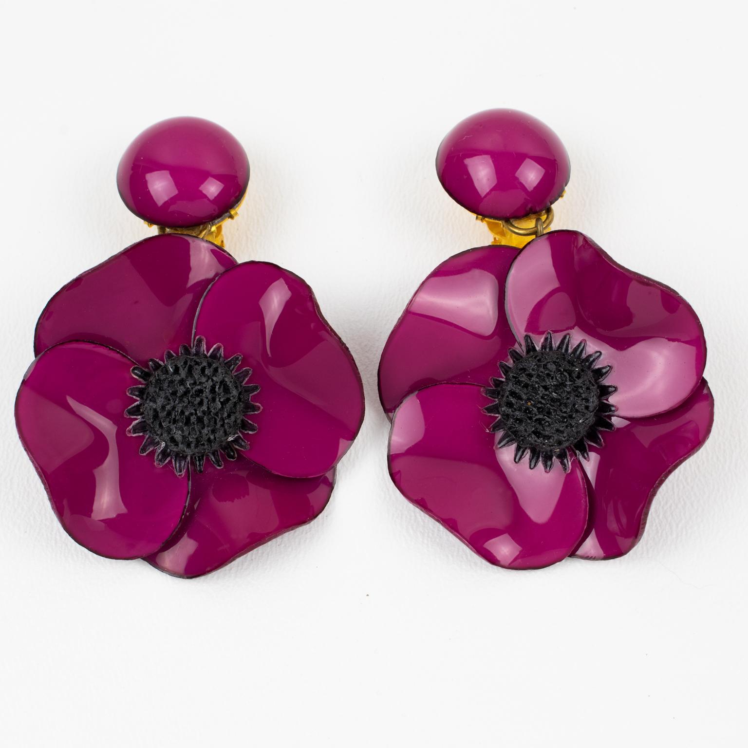 Cilea Paris Dangle Resin Clip Earrings Burgundy Poppy Flower In Excellent Condition In Atlanta, GA
