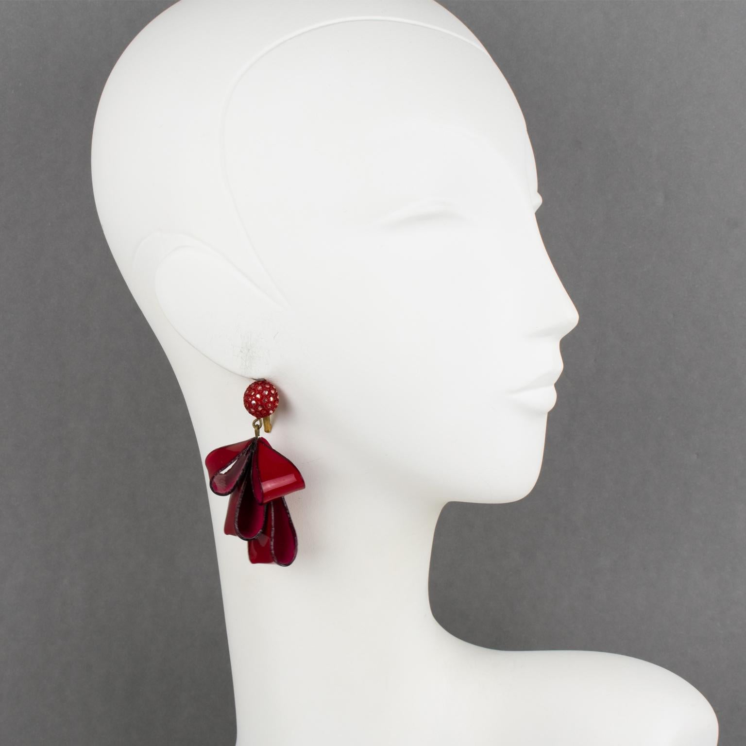 Cilea Paris Dangle Resin Pierced Earrings Ruby Red Ribbon in vendita 4