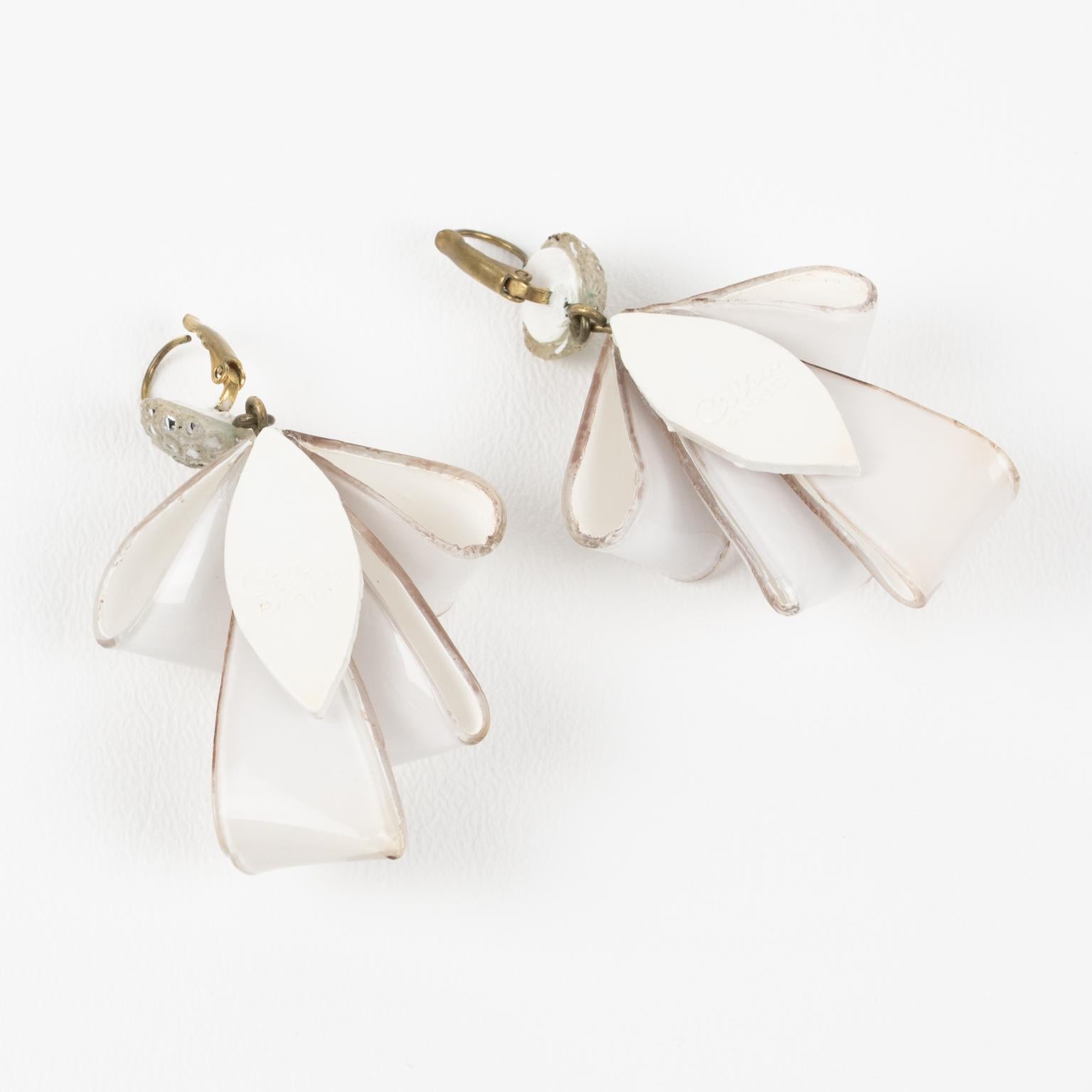 Cilea Paris Dangle Resin Pierced Earrings White Ribbon In Excellent Condition For Sale In Atlanta, GA
