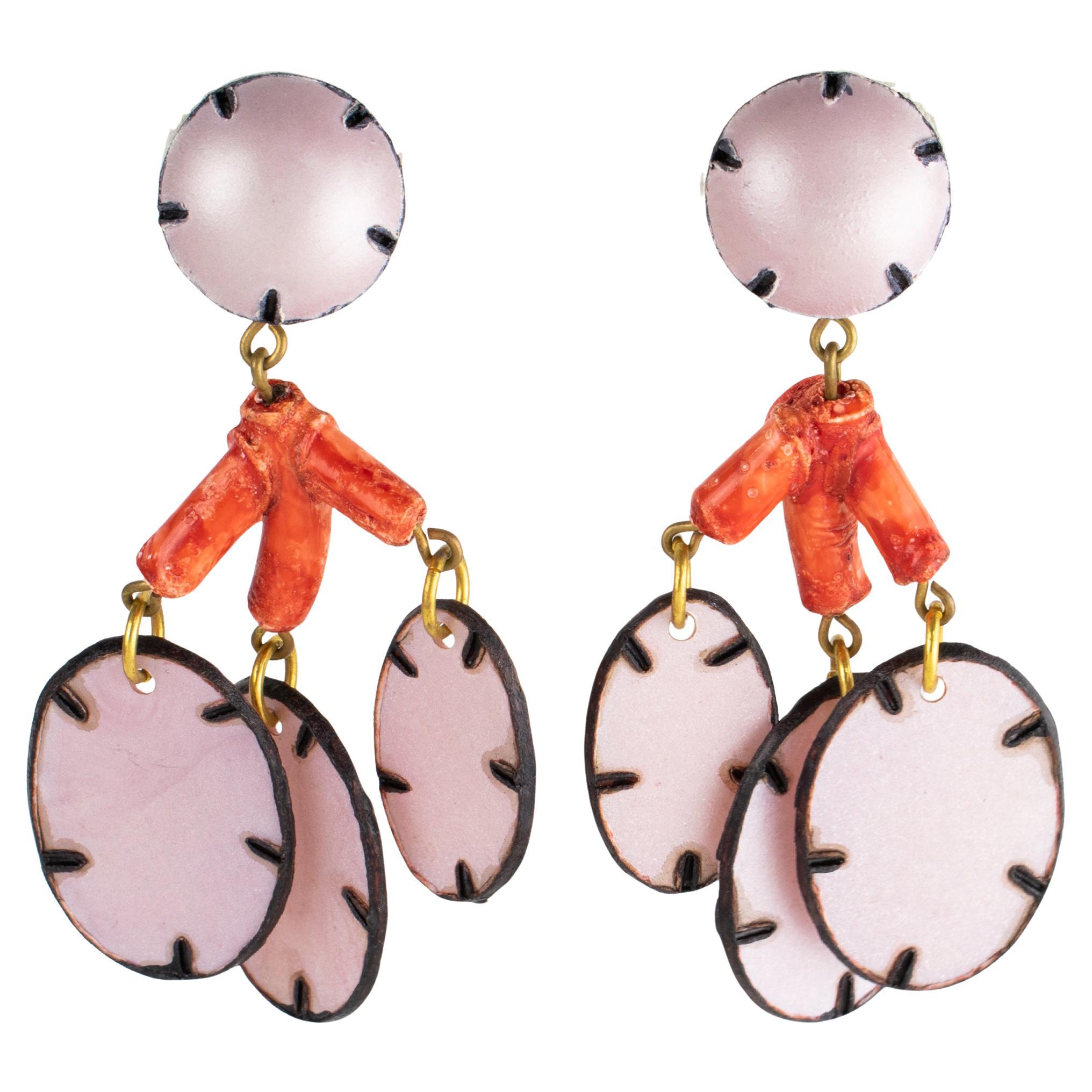 Cilea Paris - Boucles d'oreilles pendantes en résine florale Coral Rose Lunaria en vente
