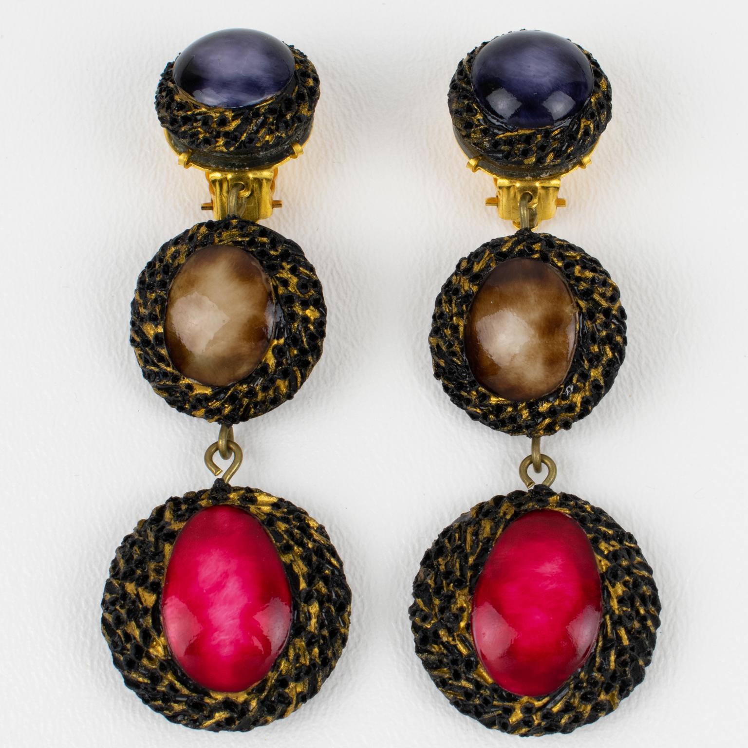 Pendientes colgantes de resina roja, beige y morada Cilea Paris Moderno en venta