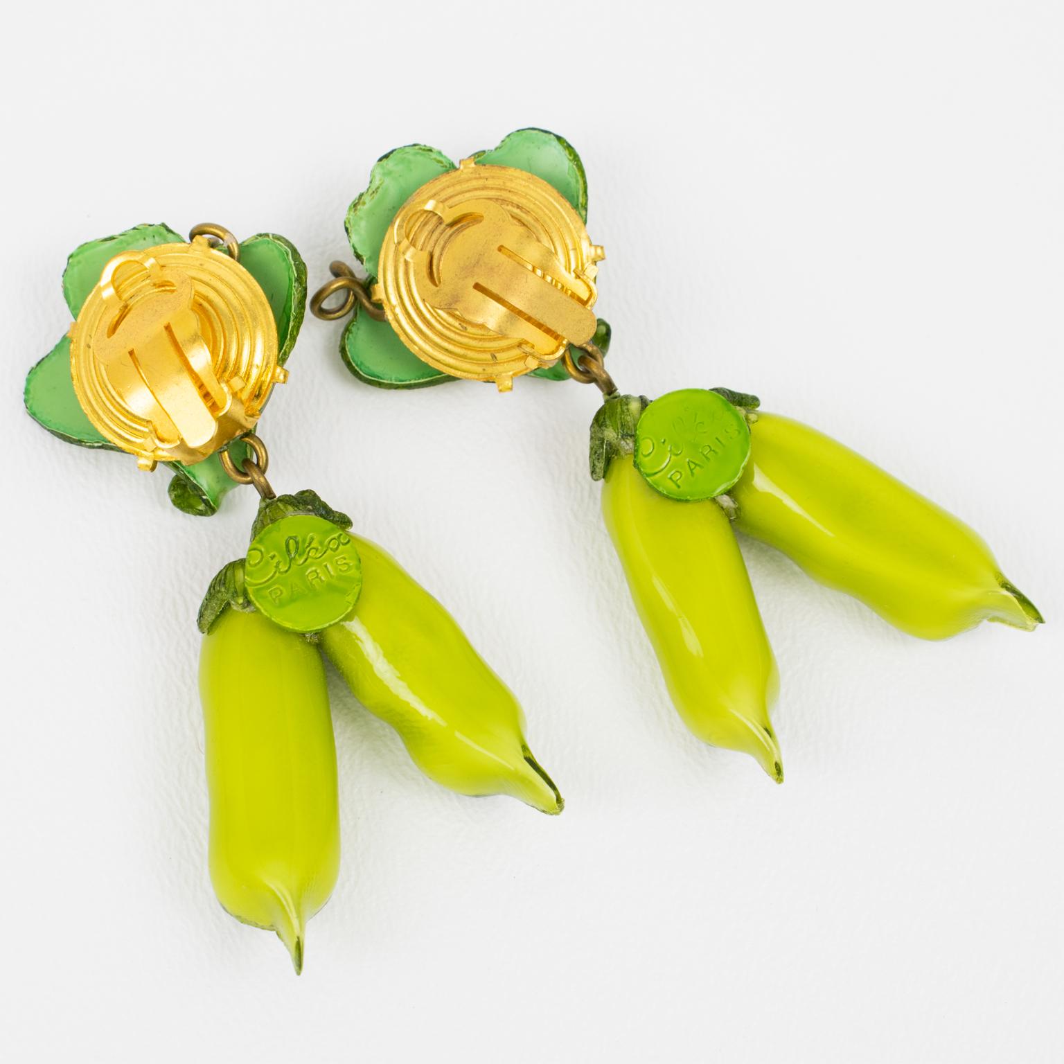 Cilea Paris Resin Clip Earrings Green Pea In Excellent Condition In Atlanta, GA