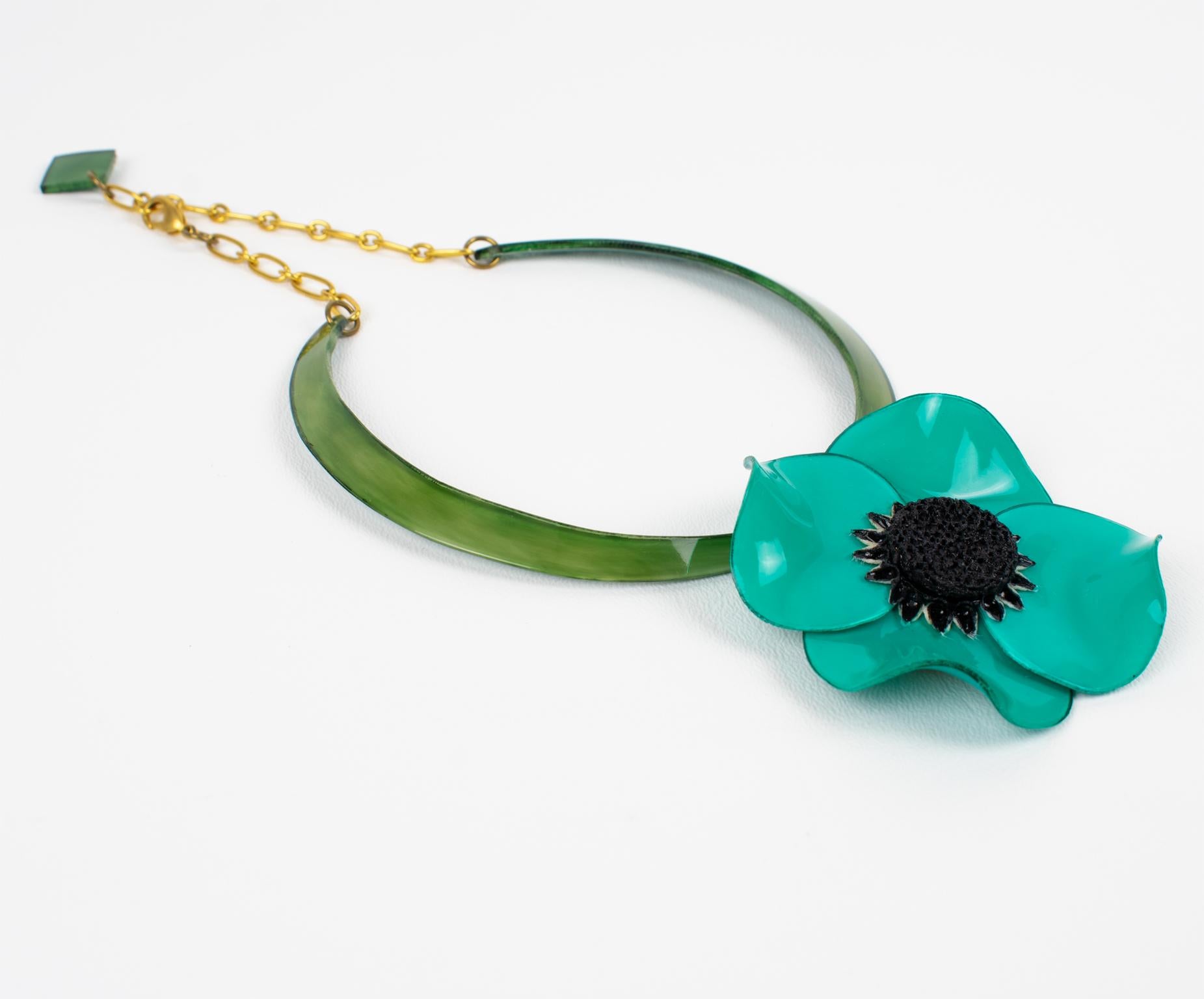 Cilea Paris Turquoise Green Poppy Flower Resin Necklace In Excellent Condition For Sale In Atlanta, GA