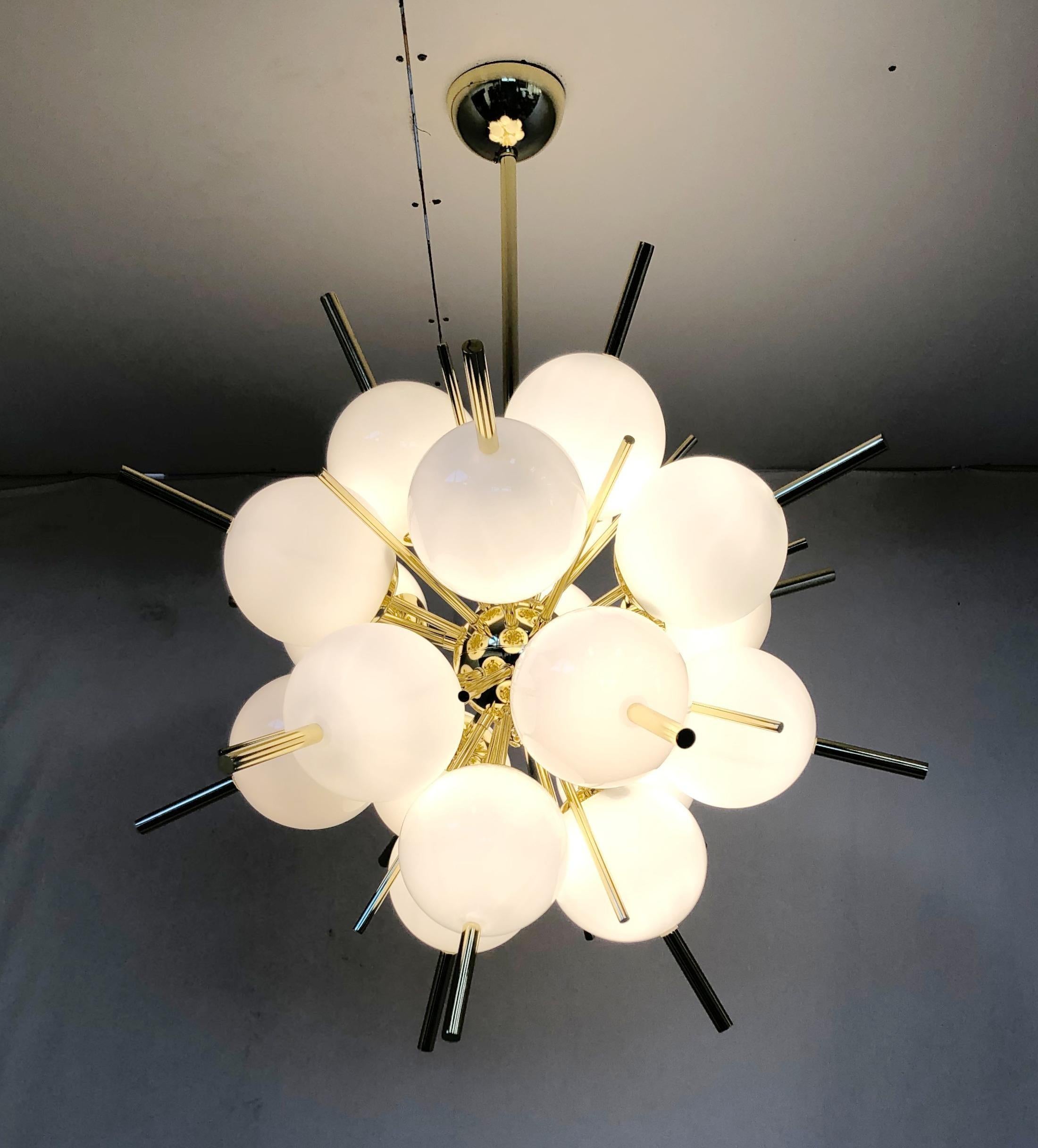 Ottone Lampadario Cilindri di Fabio Ltd in vendita