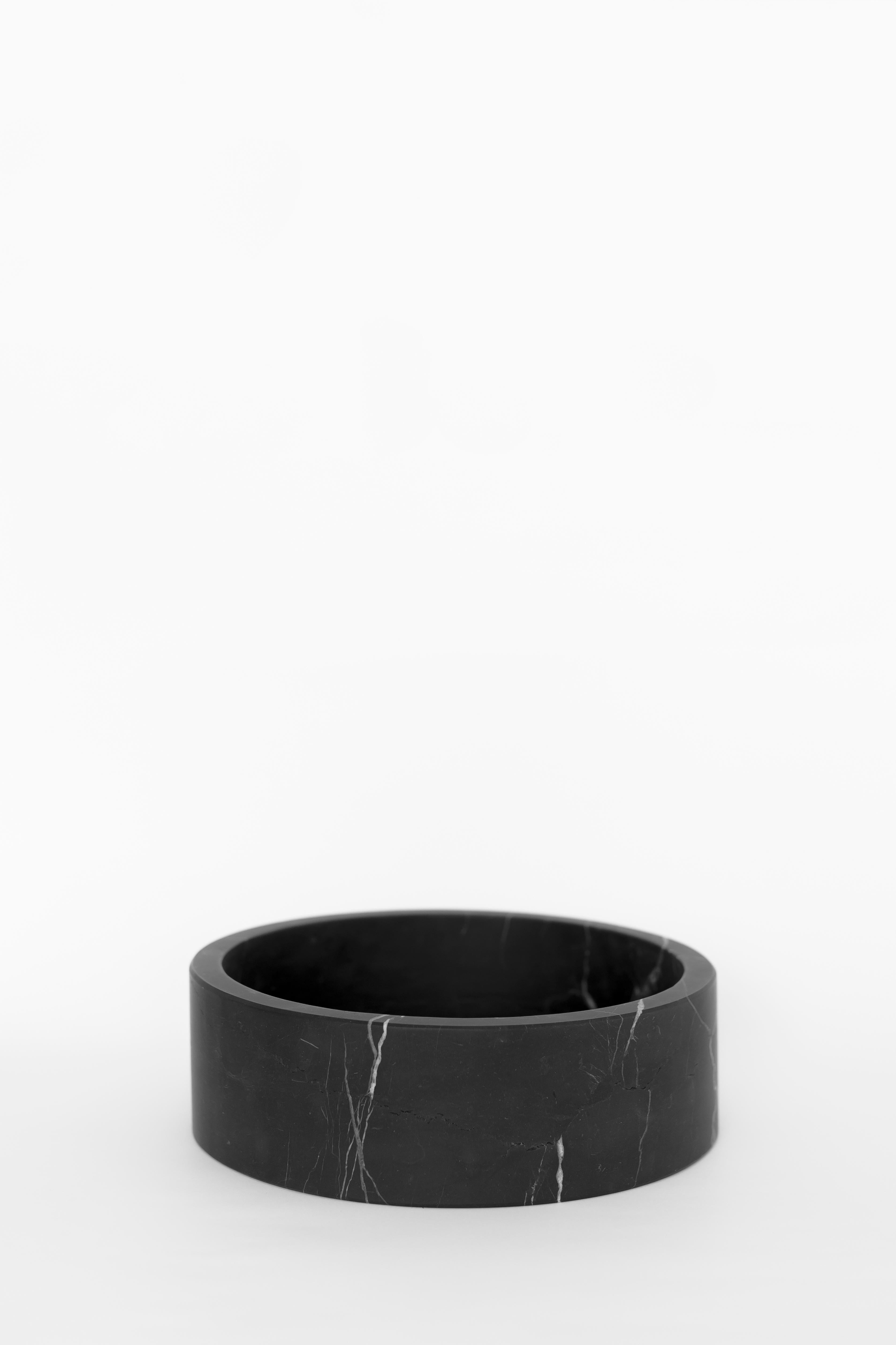 Großer Zylinder aus schwarzem Marmor (Moderne) im Angebot