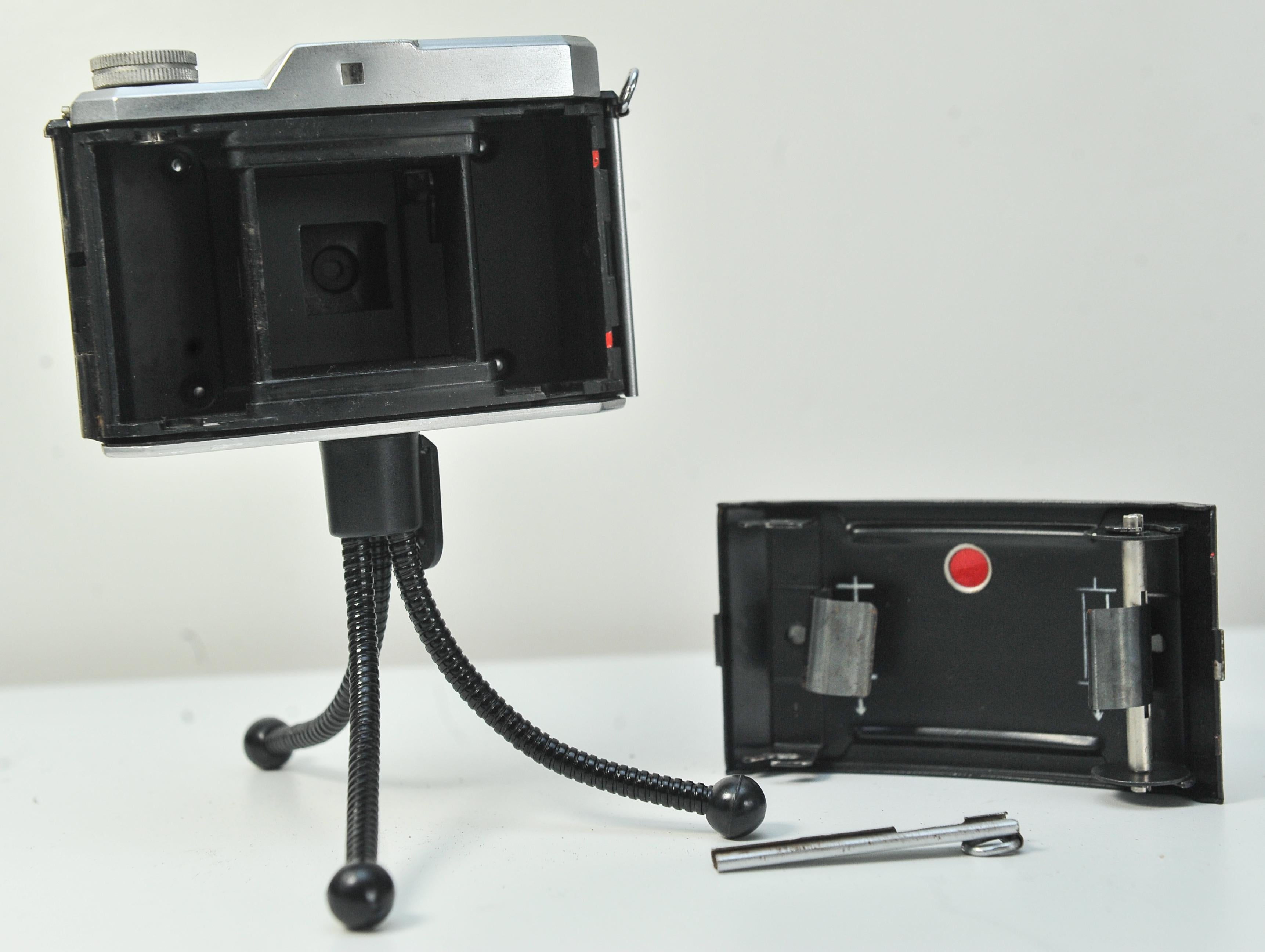 Mid-Century Modern Cima 44 Luxette 127 Roll Film Viewfinder Camera With Roeschlein Kreuznach Cymat 