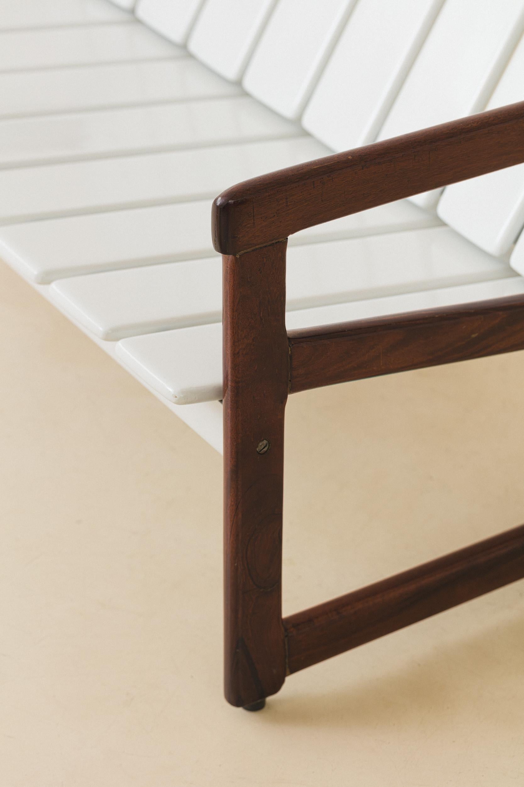 Legno Poltrona Cimba di Sergio Rodrigues, Design brasiliano del Medioevo, anni '70 in vendita