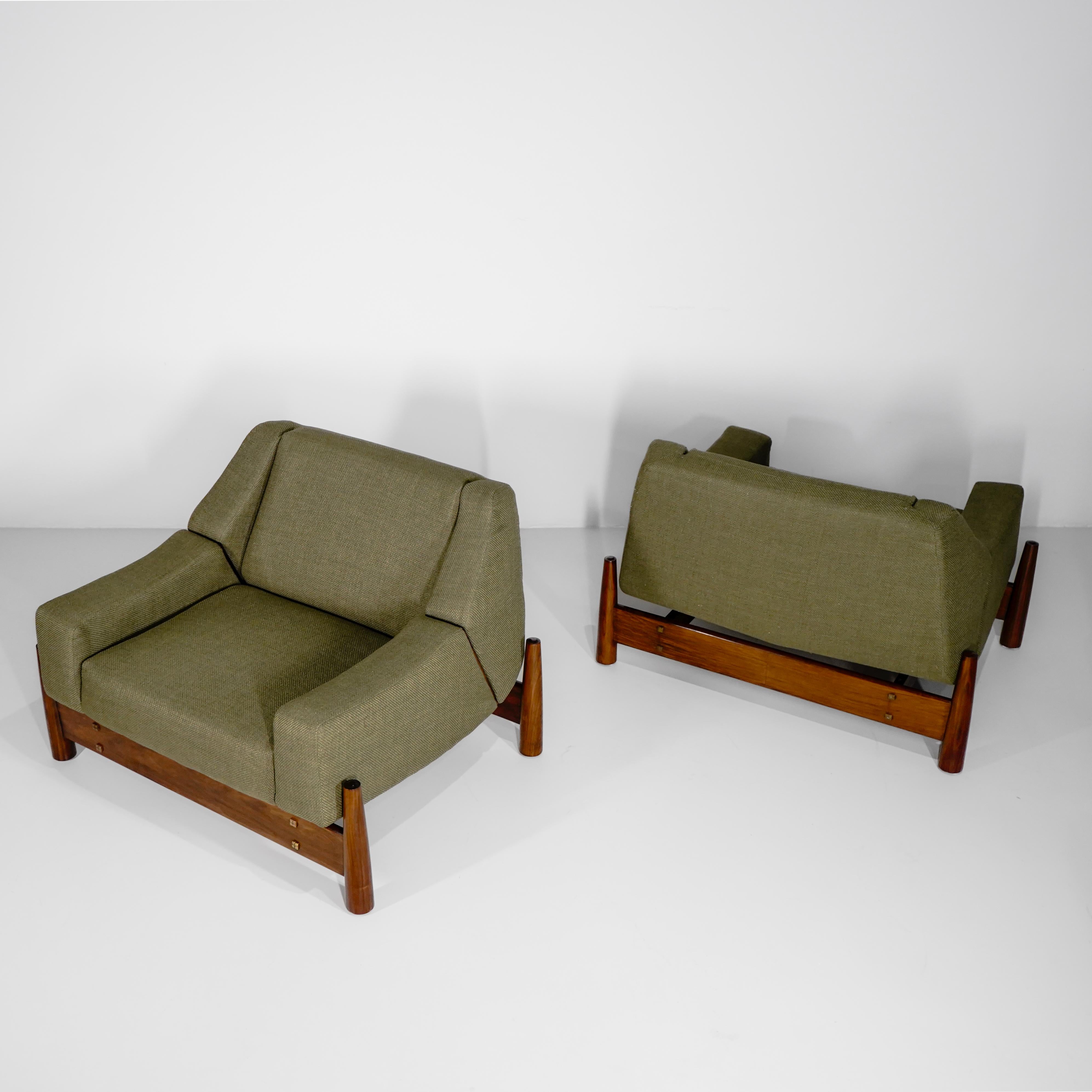Paire de fauteuils I B-082 de Cimo S/A, années 1960, en caviúna. Meubles modernes brésiliens en vente 3
