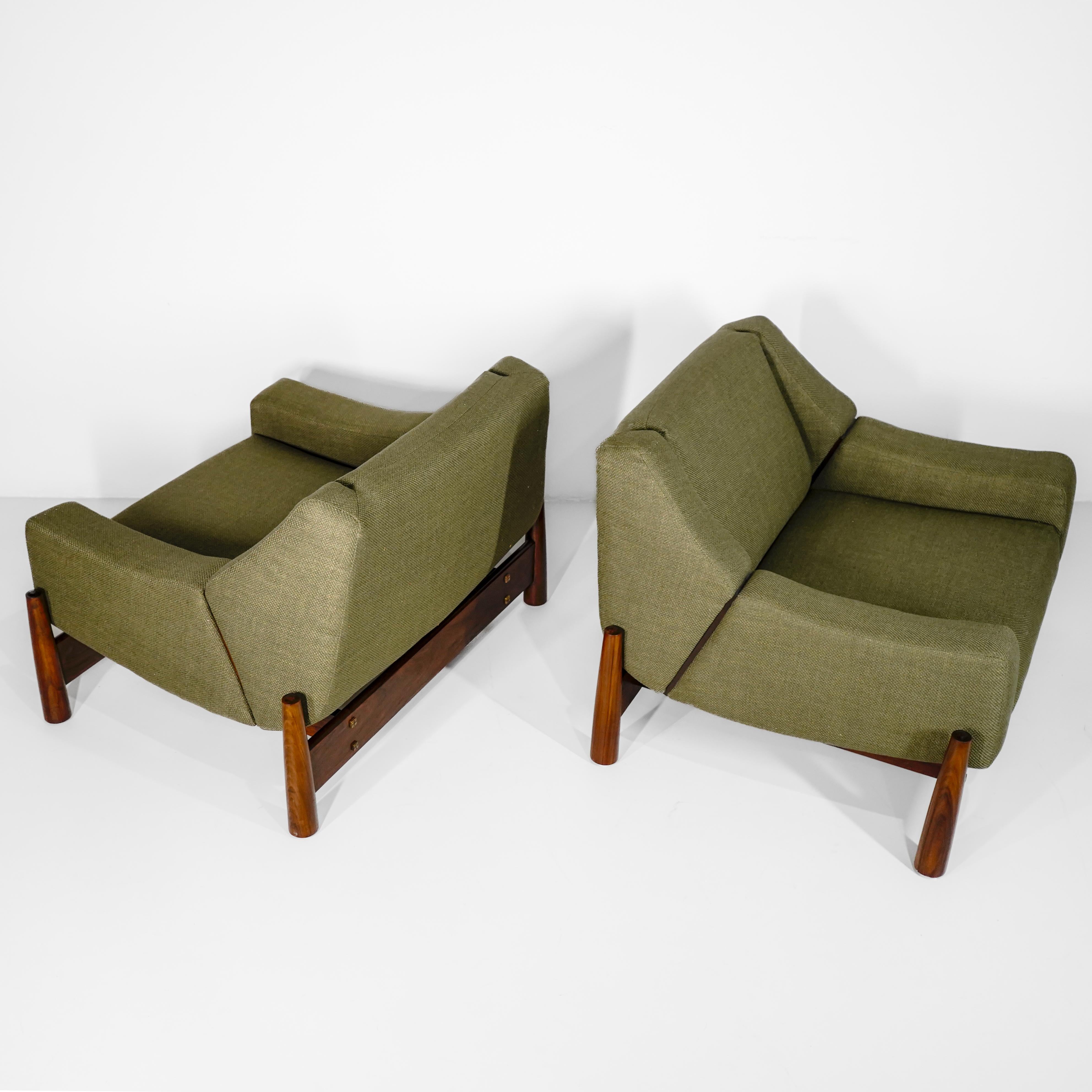 Paire de fauteuils I B-082 de Cimo S/A, années 1960, en caviúna. Meubles modernes brésiliens en vente 7