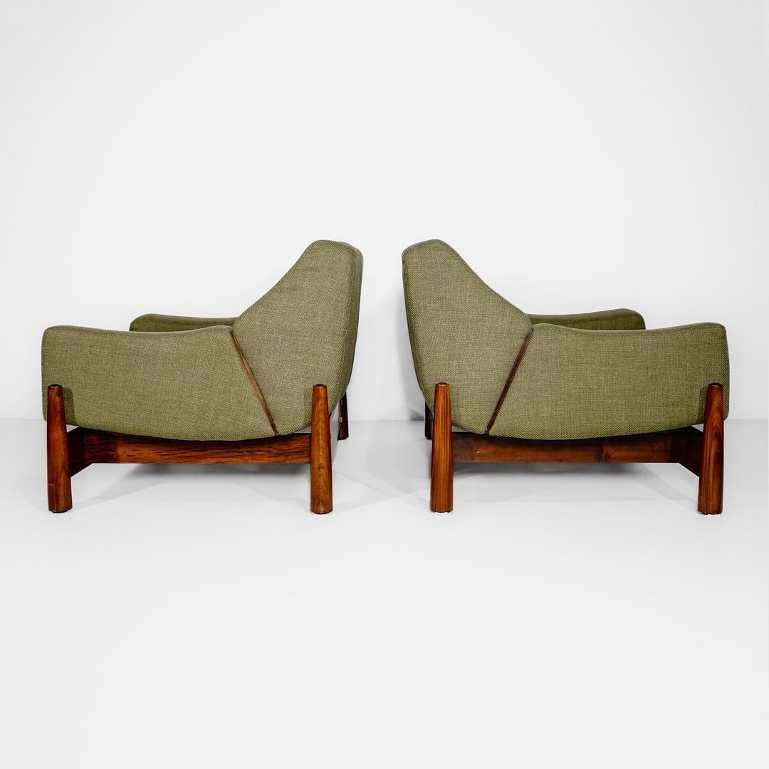 Paire de fauteuils I B-082 de Cimo S/A, années 1960, en caviúna.

La Companhia Industrial de Móveis, surnommée Móveis Cimo, est la plus haute référence historique en matière de design de meubles brésiliens. Elle a d'abord été créée pour réutiliser