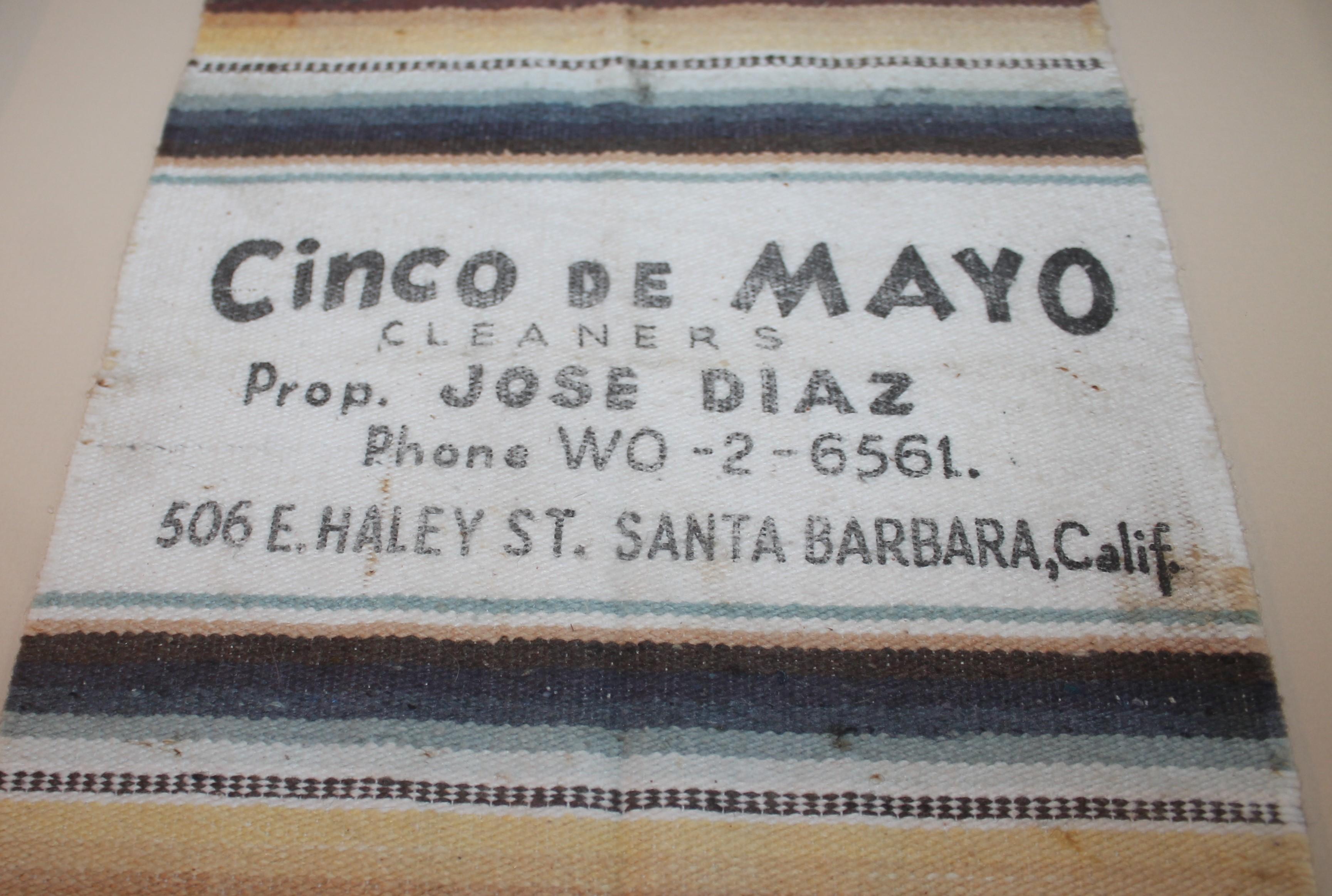 Cinco De Mayo, gerahmte mexikanische Serape für Kinder, Santa Barbara, Kalifornien im Zustand „Gut“ im Angebot in Los Angeles, CA