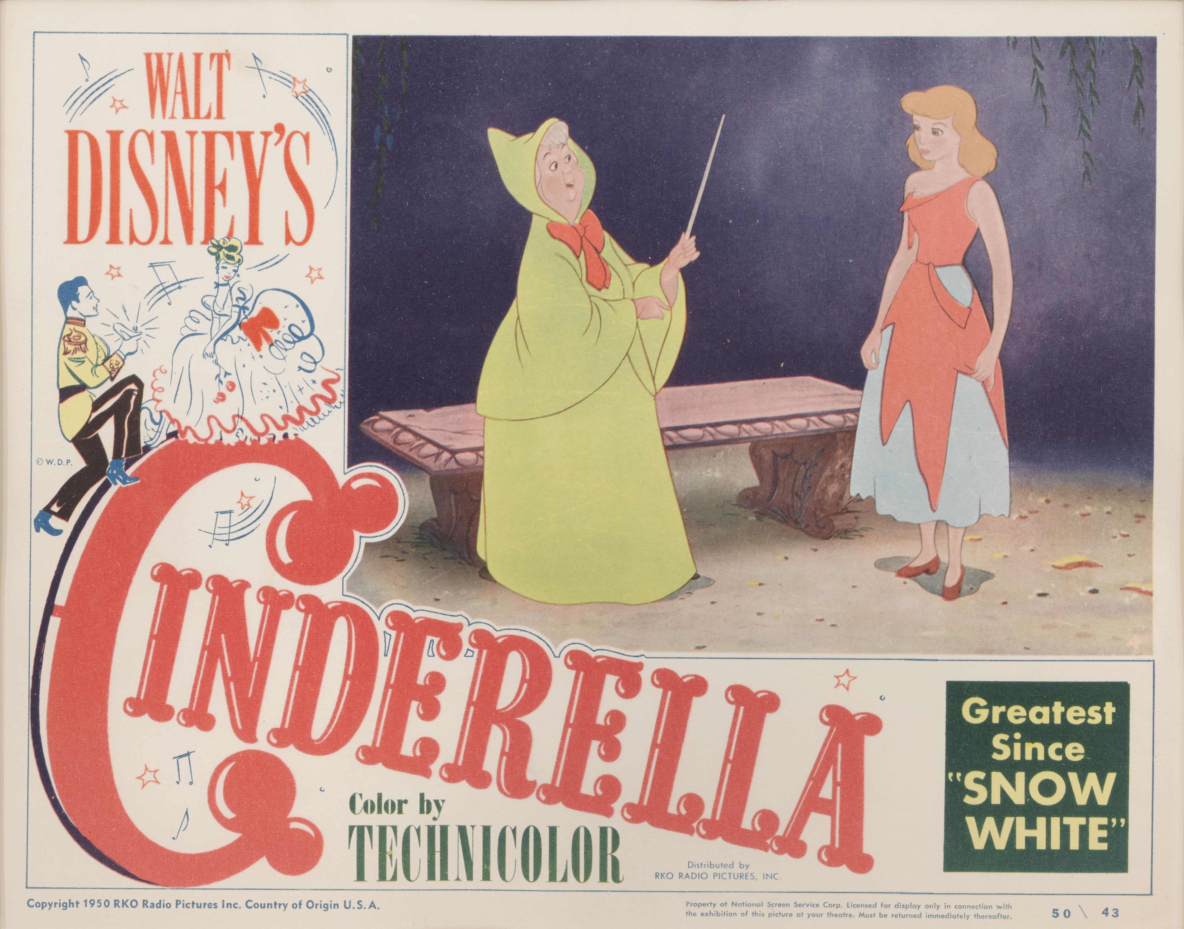 Lobby card original de EE.UU. para la película de animación de Walt Disney de 1950.
El cuento de hadas Cenicienta de Walt Disney se basó en la historia del siglo XVII del autor francés Charles Perrault. Es el duodécimo largometraje de animación de