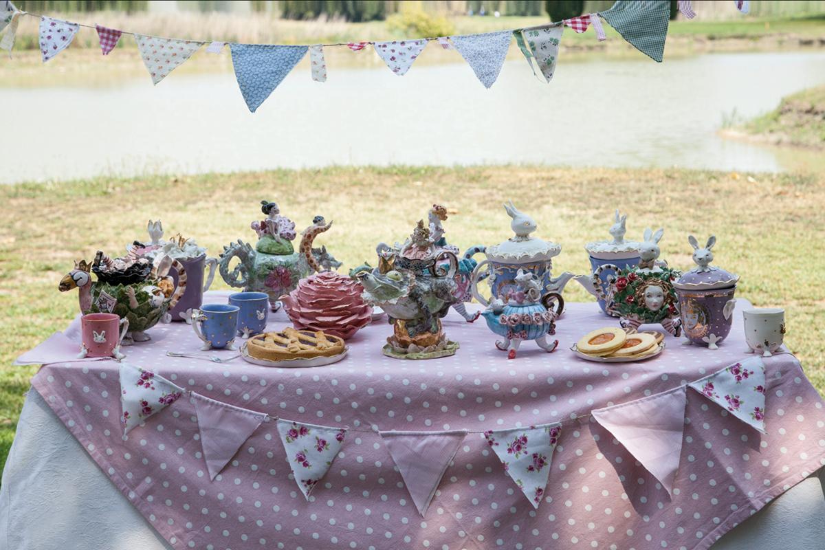 Cinderella-Teekanne und sechs Tassen, Rosa und Gold, handgefertigt in Italien, 2021 im Angebot 4