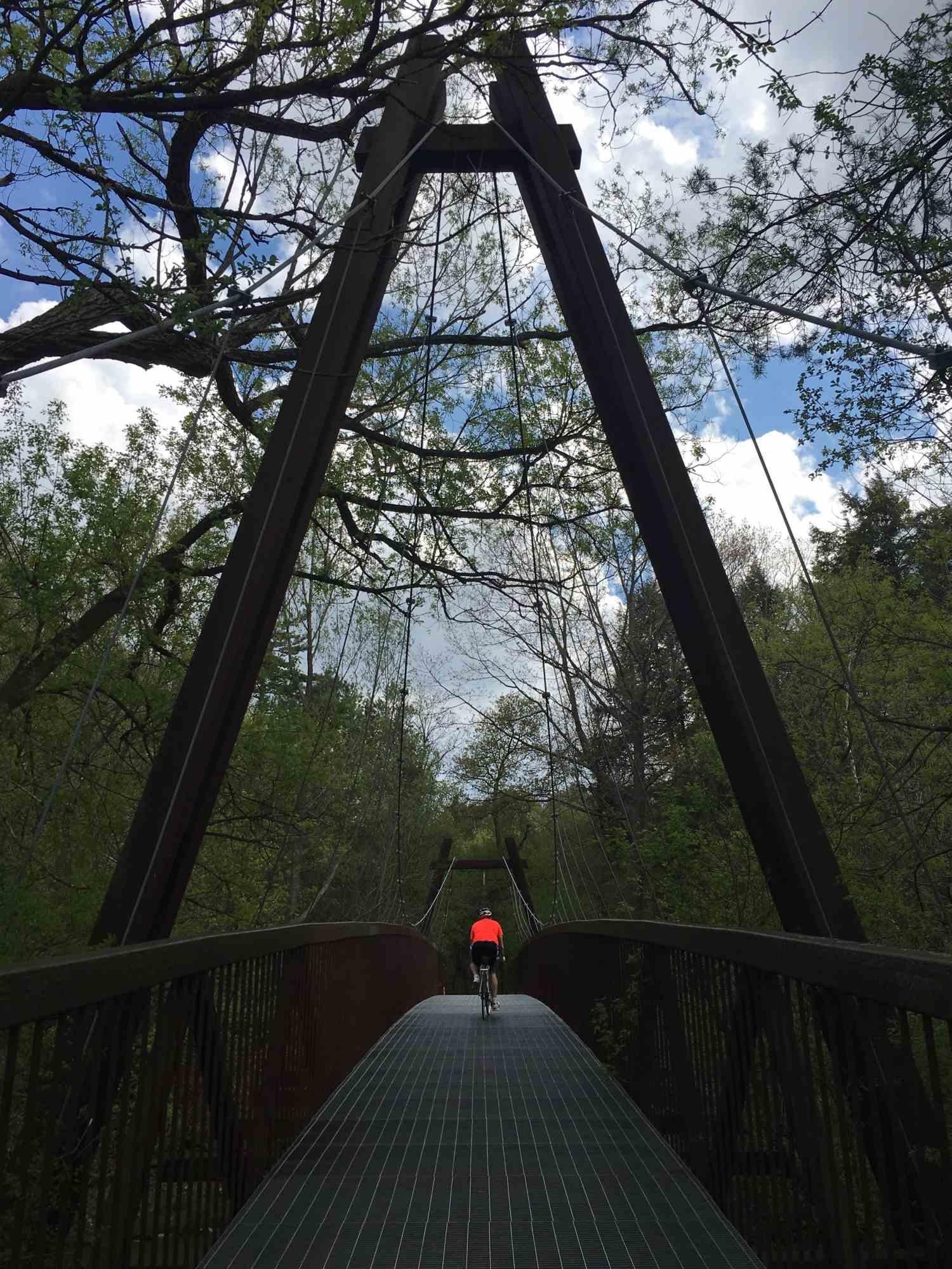 Vanishing Point è una bellissima fotografia su carta fotografica Pearl realizzata dall'artista Cindi Emond nel 2015.

Edizione di 10 stampe. Firmato a mano sul retro e numerato. Condizioni perfette.

La foto è stata scattata a Toronto, in Canada, e