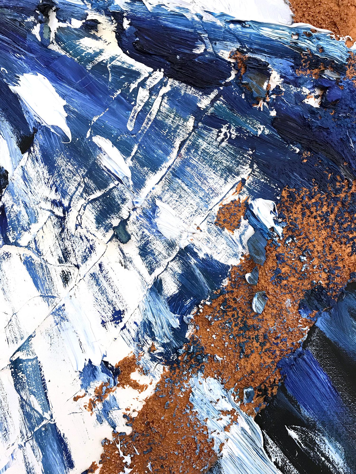 Una representación abstracta, caprichosa y atrevida de una mujer de pie, elegantemente vestida con un vestido azul, sobre un fondo de rayos de sol con delicados detalles. Esta pieza capta la esencia de la moda en Parejas. Realizado en un estilo muy