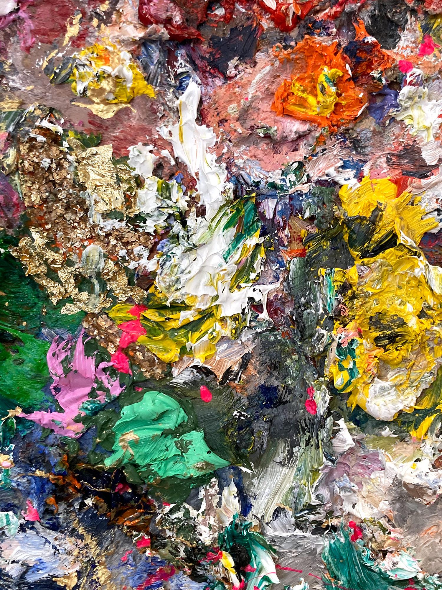 Mit Schichten aus leuchtenden Ölfarben, wischenden Pinselstrichen und geworfener Farbe fängt Shaoul eine Liebesgeschichte durch ihre Farbpalette und ihren abstrakten Ausdruck ein. Die Künstlerin erforscht etwas Neues, indem sie ihre Palette als