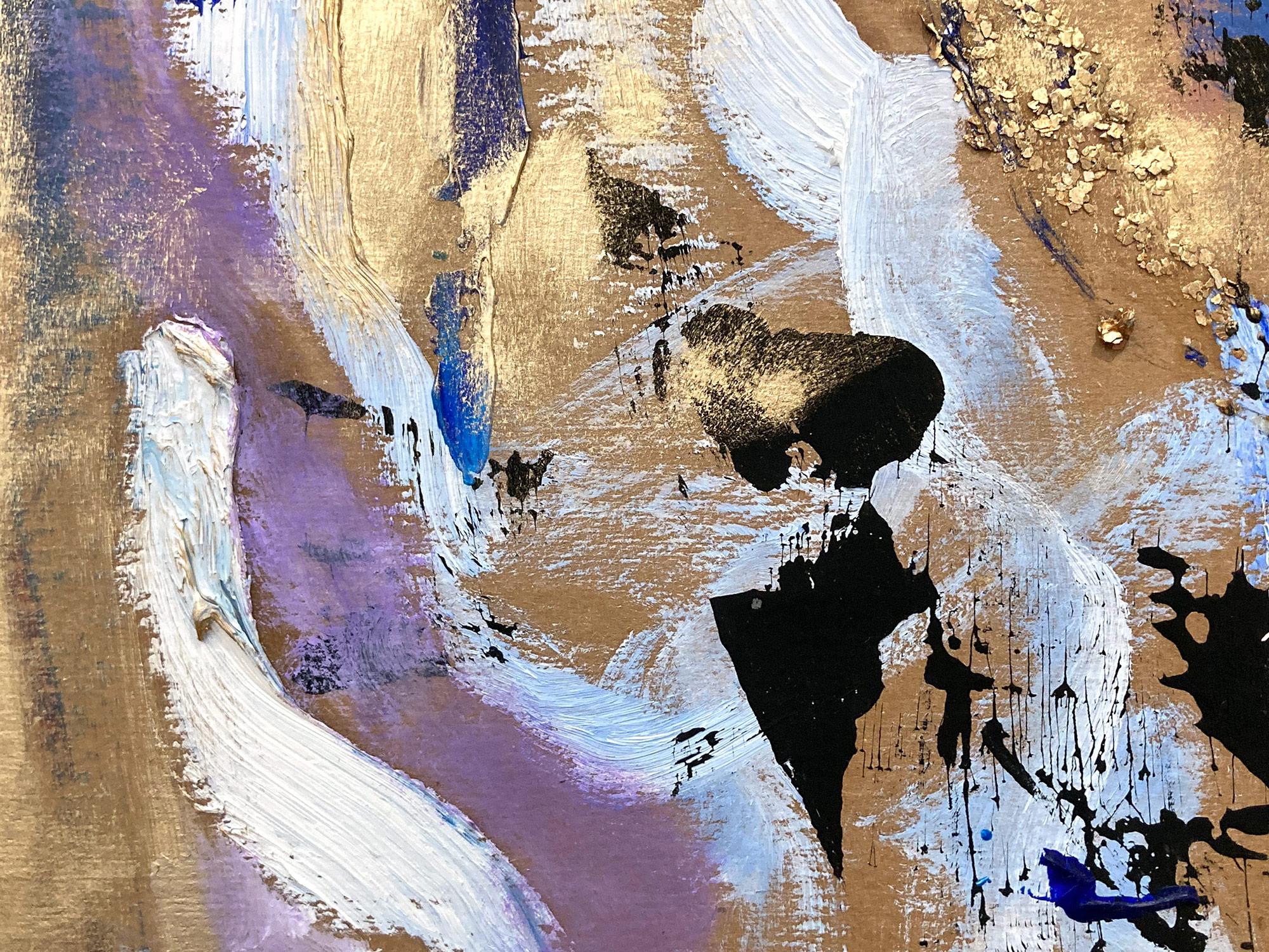 Con strati di olii brillanti, pennellate e colori lanciati, Shaoul cattura una storia d'amore attraverso la sua tavolozza pittorica e l'espressione astratta. L'artista esplora qualcosa di nuovo utilizzando il suo pallet come sfondo, per poi