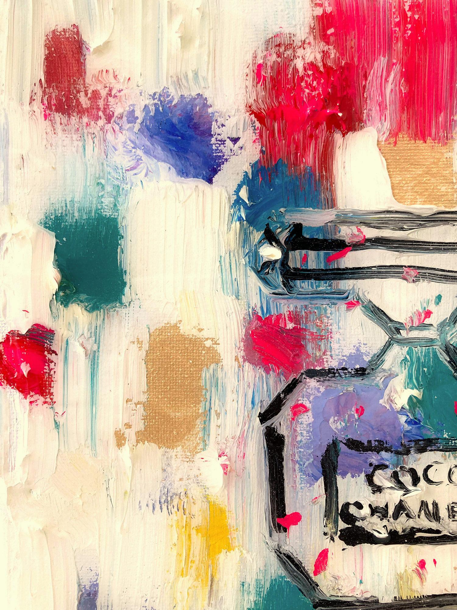 „Dripping Dots – Coco Mornings in Paris“ Parfümflasche, Gemälde, Öl und Harz (Grau), Abstract Painting, von Cindy Shaoul