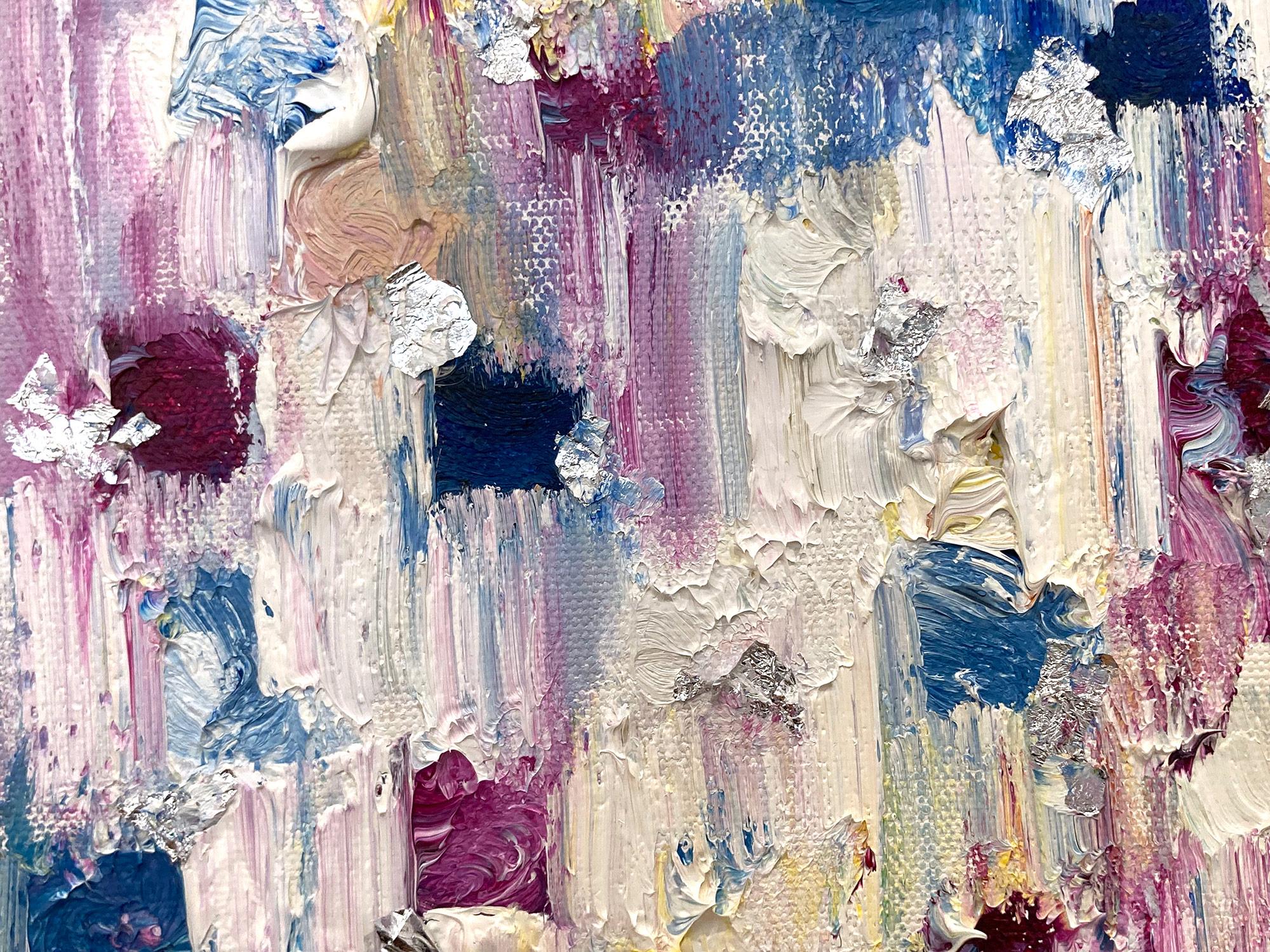 Con capas de óleos brillantes y pinceladas batidas, la pintura es capaz de brillar y resplandecer en un patrón muy singular. El artista utiliza óleos de textura gruesa para dar un toque muy contemporáneo y urbano. Los 