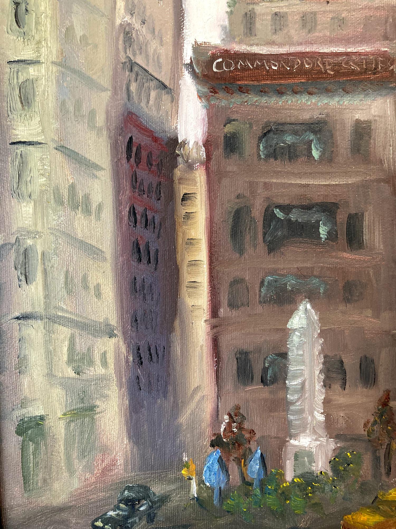 Cette peinture représente une scène impressionniste de la ville de New York de l'Empire State Building depuis Madison Square Park et la 5e Avenue en été, lors d'une journée animée avec des voitures dans les rues. Ce tableau a été peint à vue par