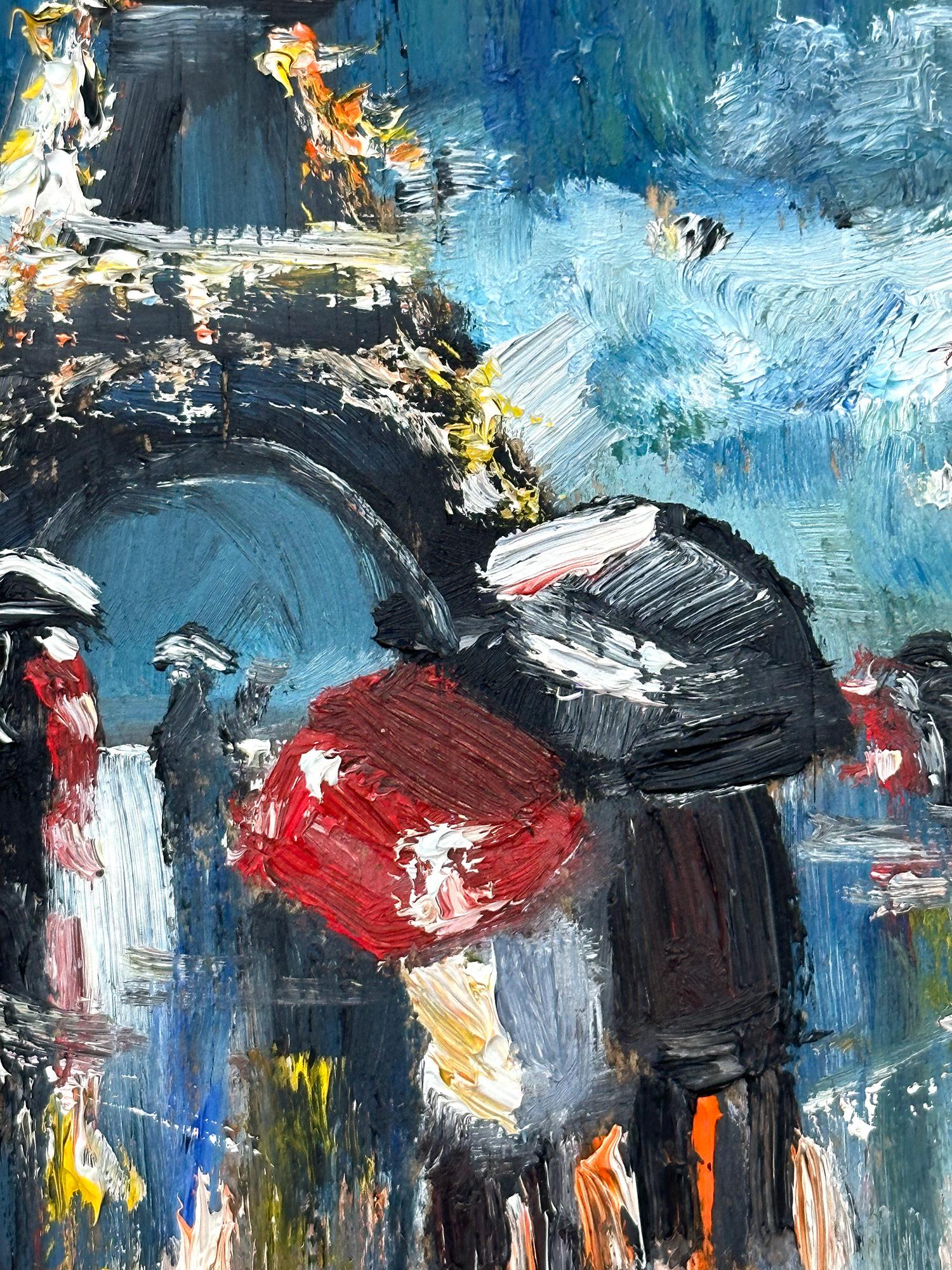 « Lovers in the Rain », peinture à l'huile impressionniste représentant des personnages de la Tour Eiffel - Impressionnisme Painting par Cindy Shaoul