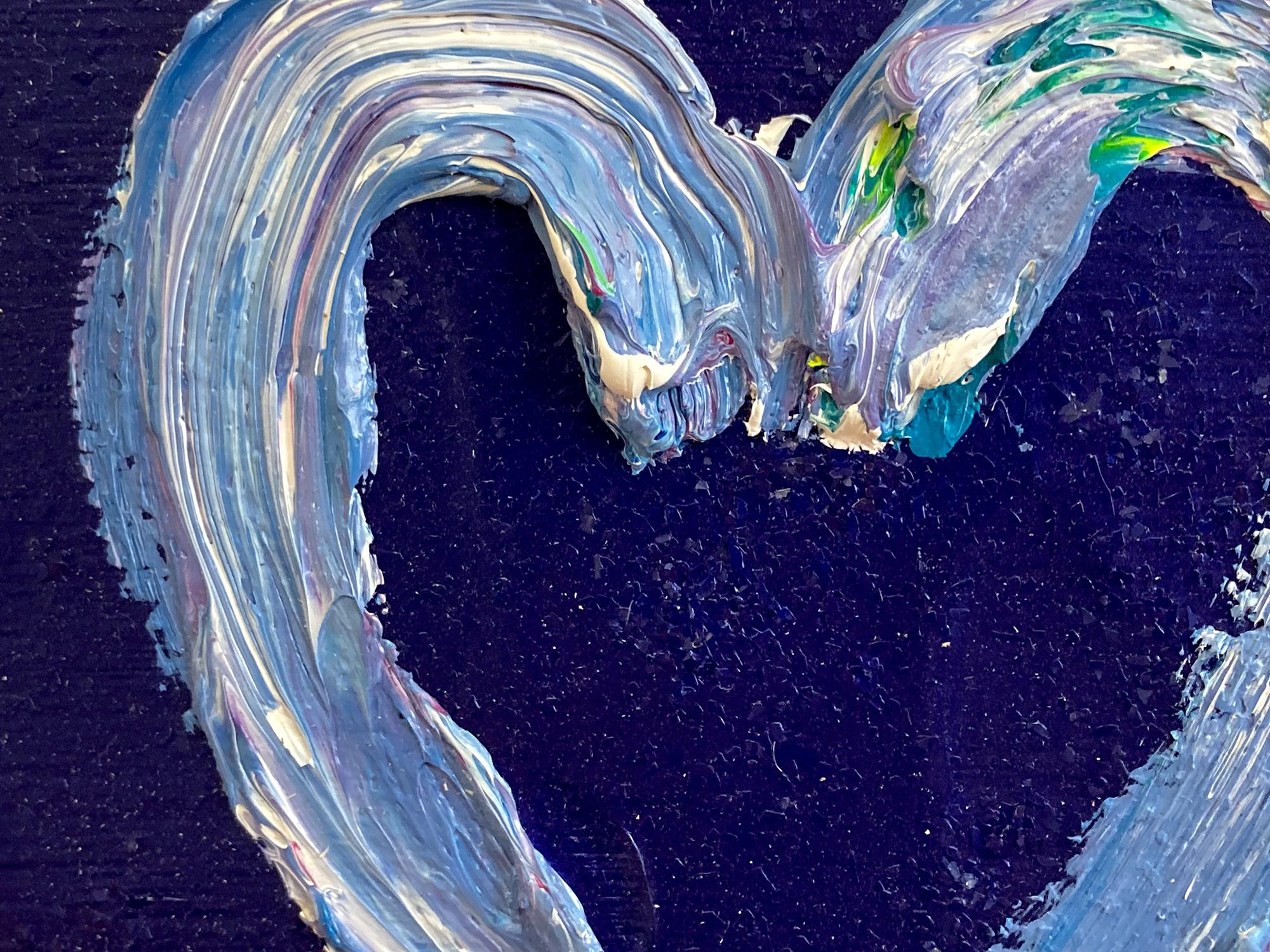 Motivados por el color atrevido y la pincelada rápida, nos conmueve la sencillez y la gruesa textura de las pinturas al óleo de estas obras. La 