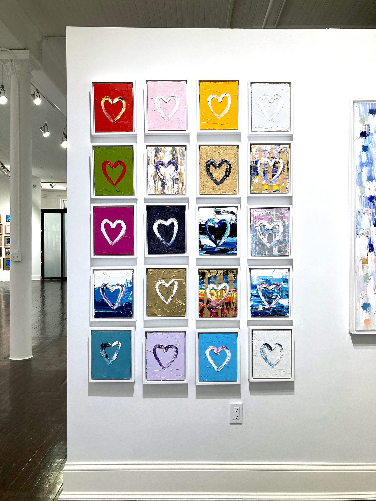 „My Swarovski Rainbow Heart“ Buntes Pop-Art-Ölgemälde, Weißes Floater-Rahmen mit Regenbogenmuster im Angebot 7