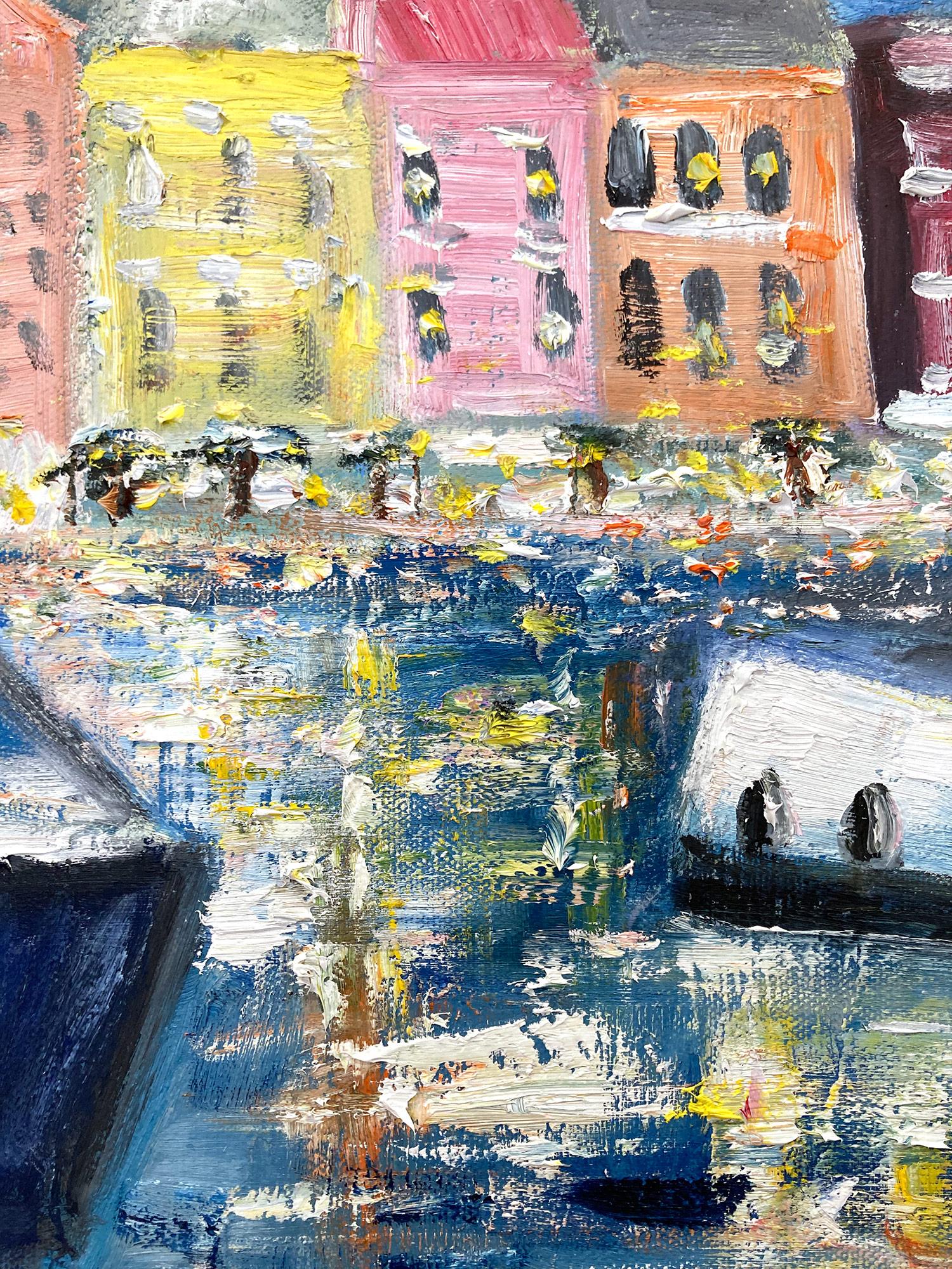 Questo quadro raffigura una scena impressionistica di barche attraccate a Portofino, con bellissime pennellate e colori stravaganti. La scena è catturata dalla nostalgia, mentre i colori vibrano di emozioni. 