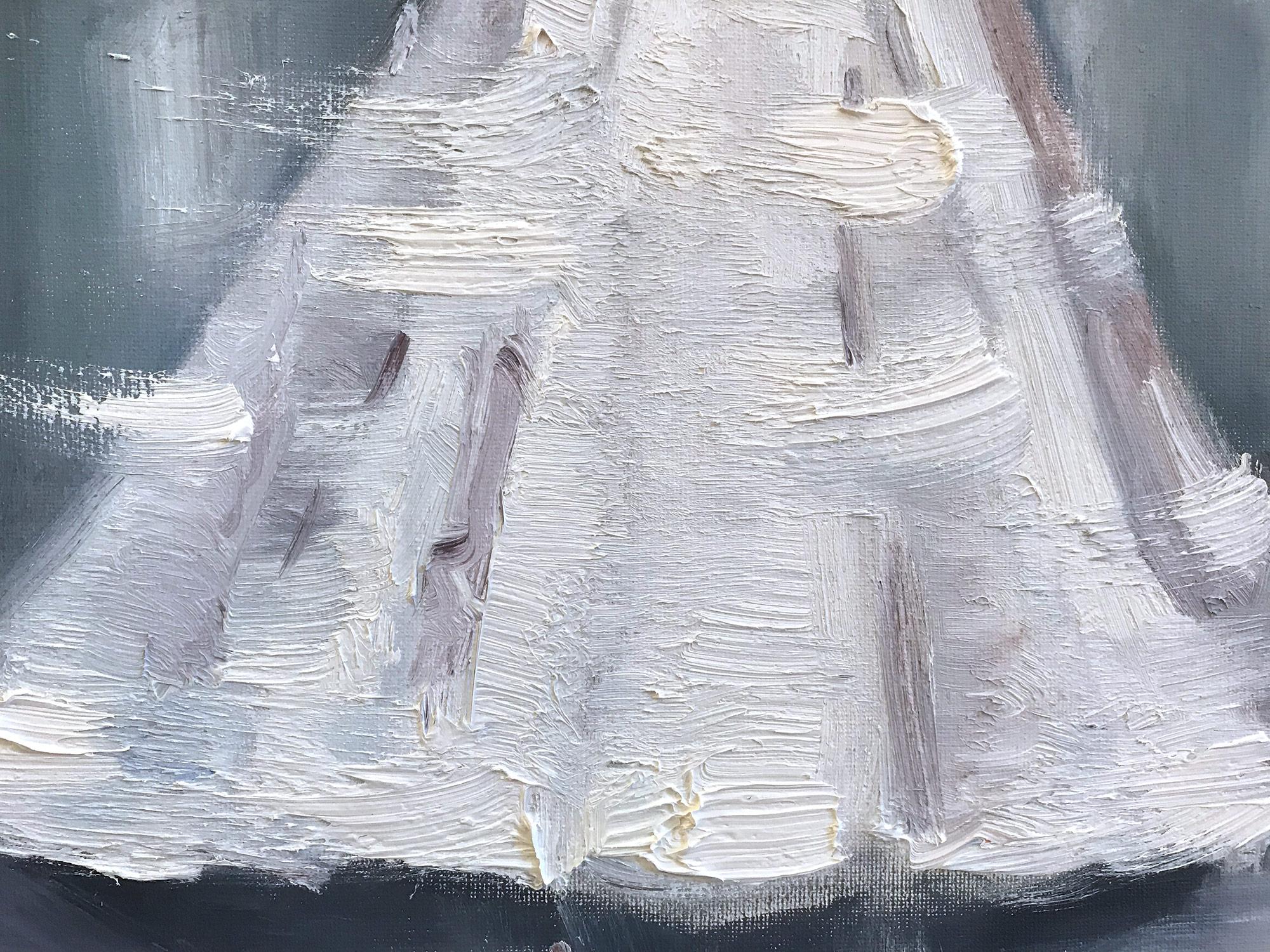 Eine sehr skurrile Darstellung einer Frau, die in einem weißen Hochzeitskleid auf dem Laufsteg in Frankreich auftaucht. Dieses Stück fängt die Essenz der Mode in Paaren ein. In einem sehr modernen und impressionistischen Stil gehalten, sind die