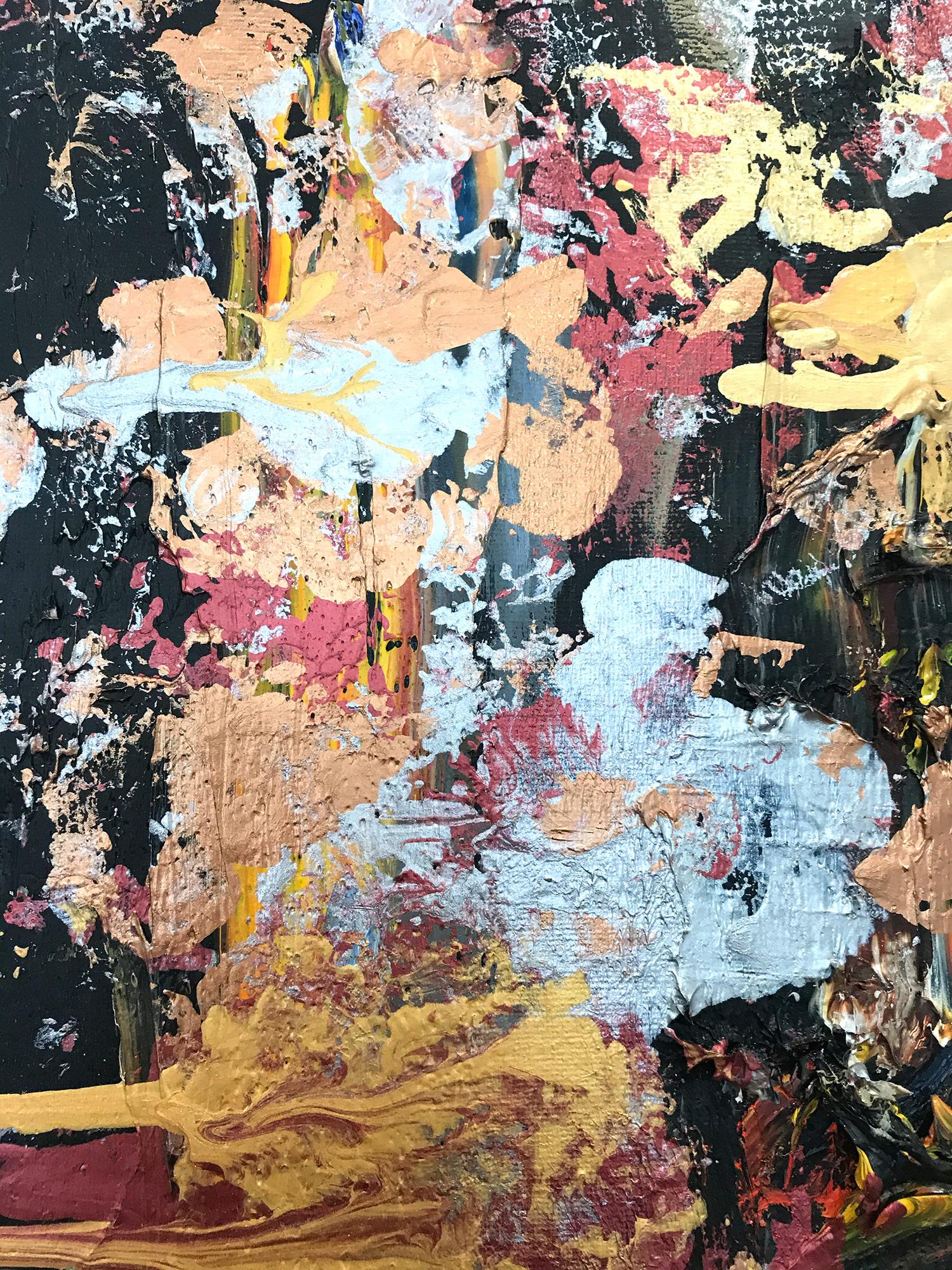 Grazie agli strati di olii brillanti e alle pennellate di pennello, la pittura è in grado di brillare e scintillare in un disegno davvero unico. L'artista utilizza gocce d'oro, tecniche miste e pezzi di vetro per aggiungere un'atmosfera urbana e