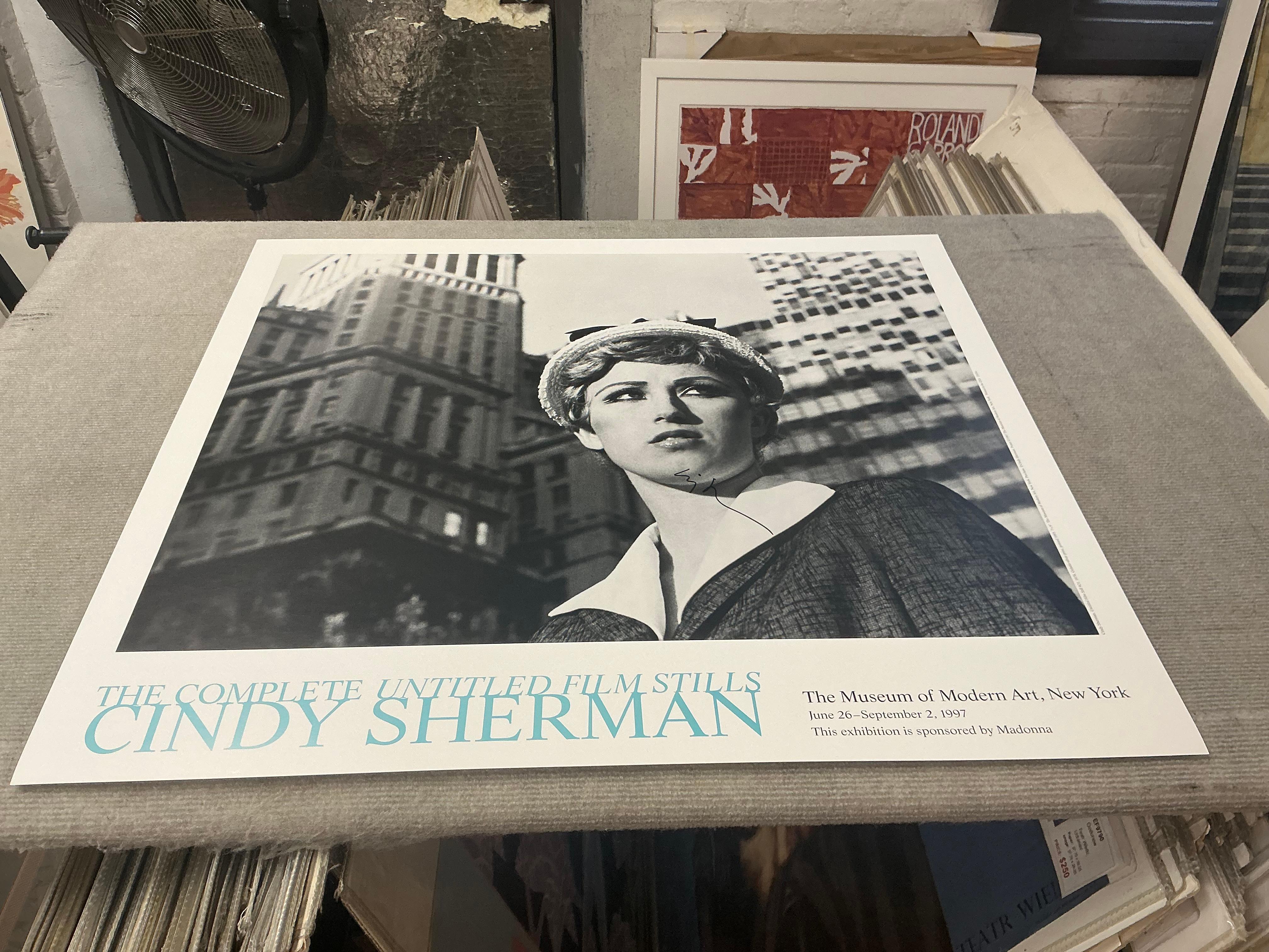 1997 Cindy Sherman 'Untitled Film Still #21' FIRMATO A MANO in vendita 1