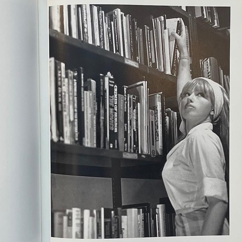 Untitled Film Stills - Cindy Sherman - 1st Edition, Johnathan Cape, 1990 In Good Condition For Sale In London, GB