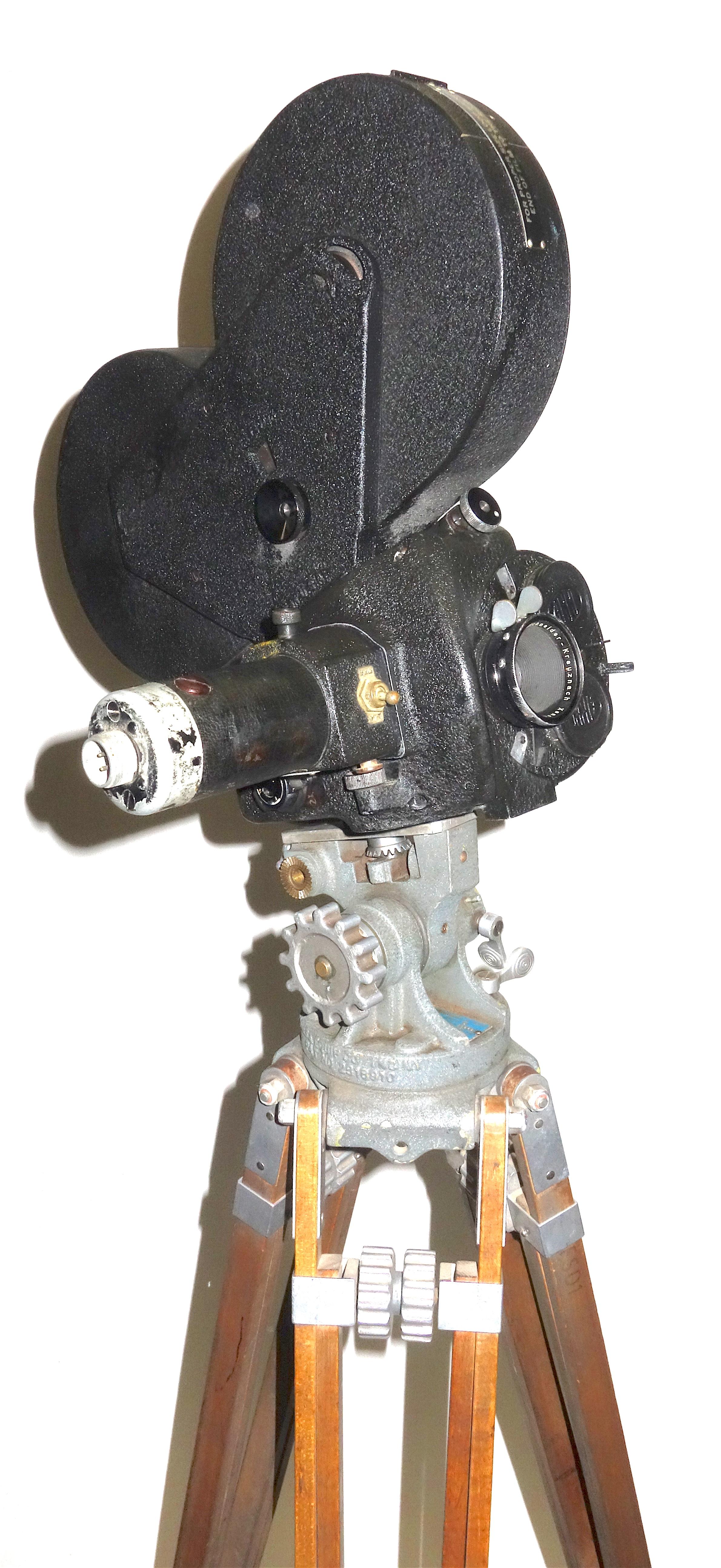 CineFlex 35mm Movie Camera WW-II Designed Combat Camera, Pristine Time Warp Unit In Excellent Condition For Sale In Dallas, TX