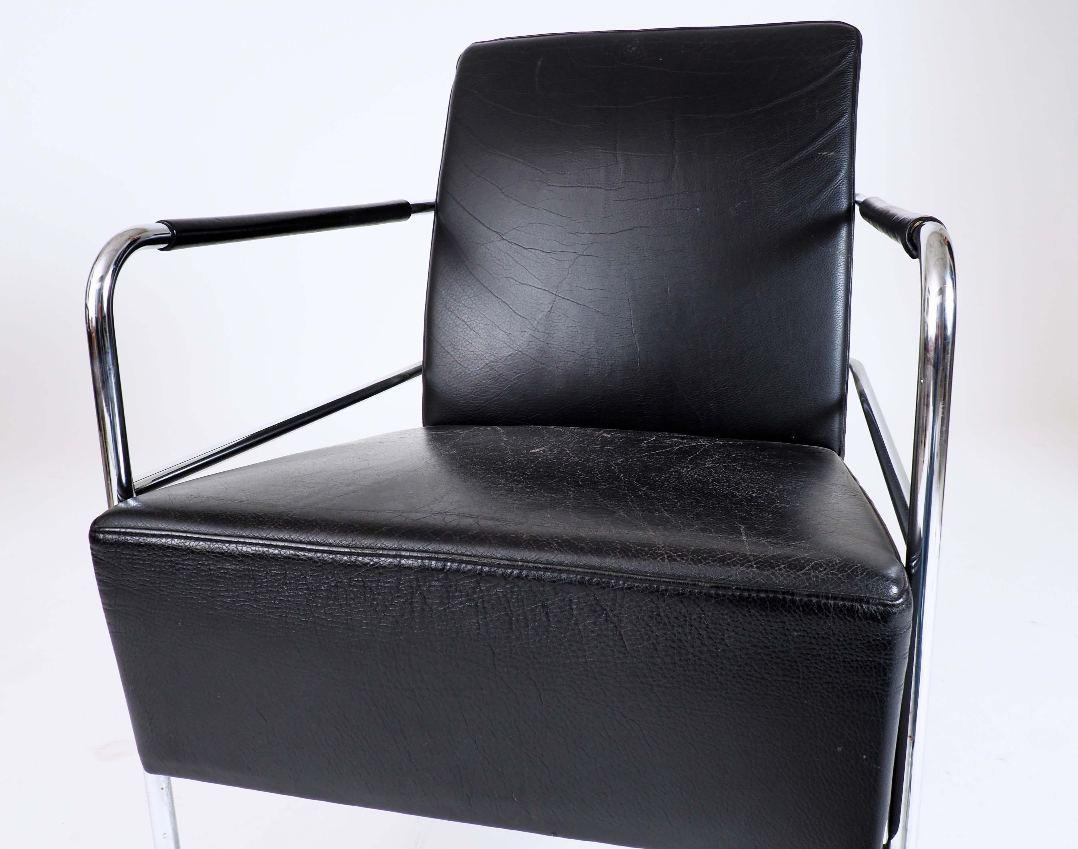 Zwei „Cinema“-Loungesessel aus schwarzem Leder von Gunilla Allard, Lammhults, Schweden (Stahl) im Angebot