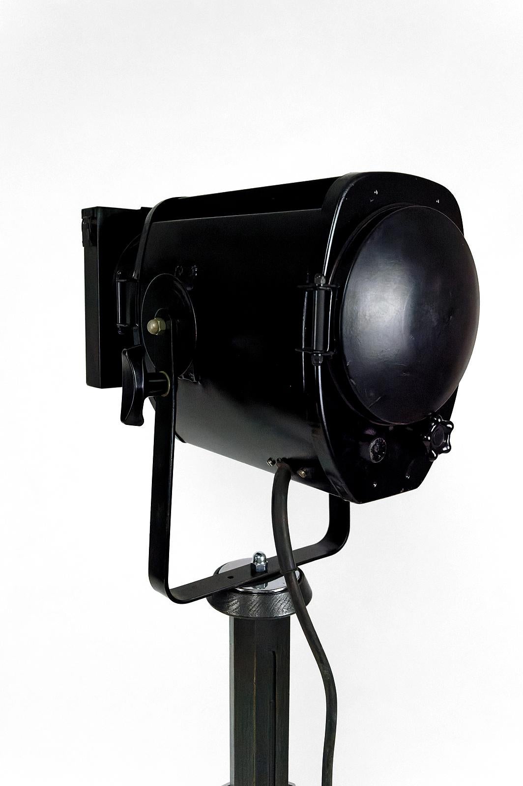 Kinoprojektor / Lampe / Scheinwerfer, Frankreich, um 1940 im Angebot 12