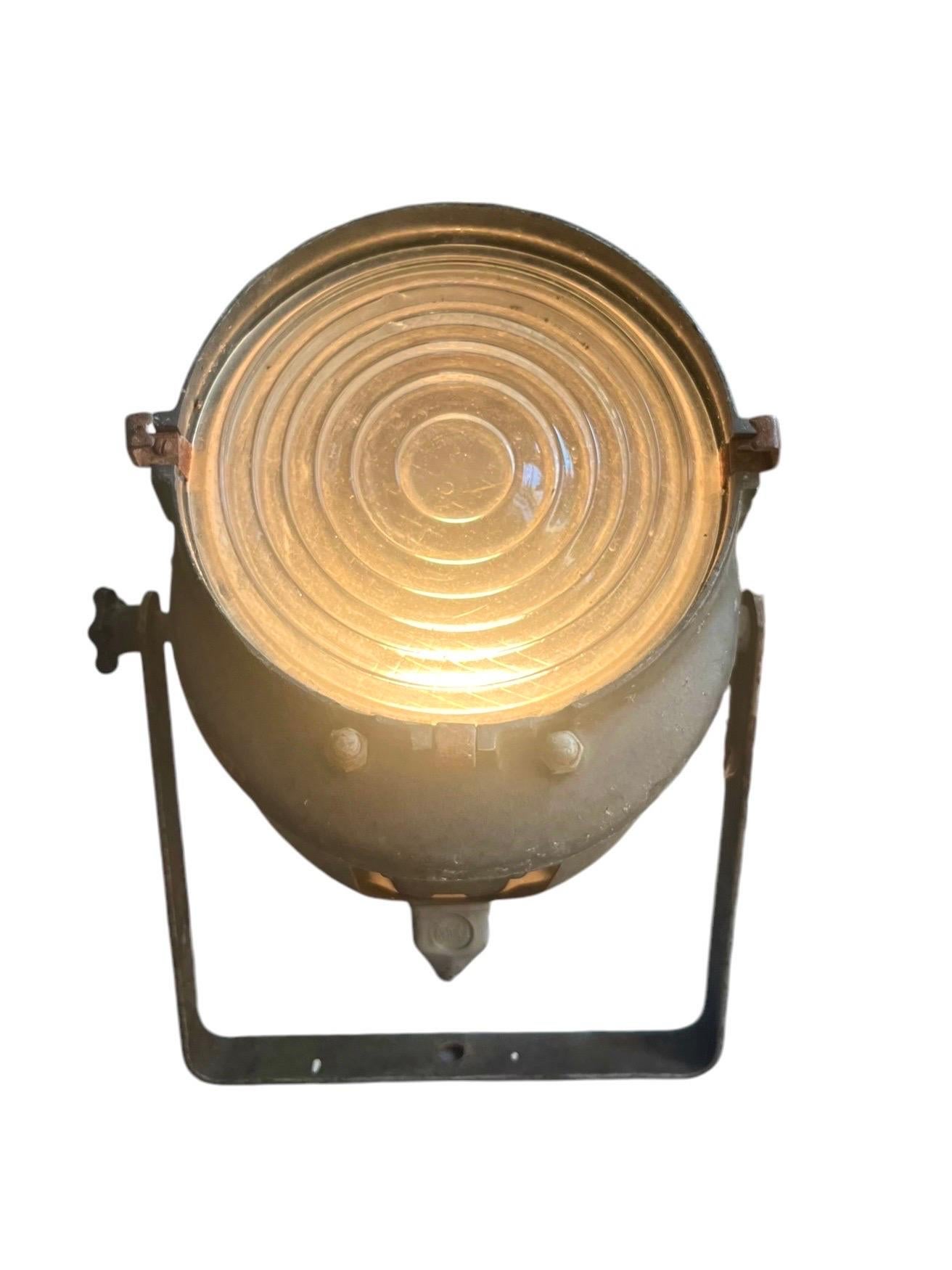 Metallo Proiettore per cinema, studio, teatro - Lita 1950 - vintage industriale in vendita